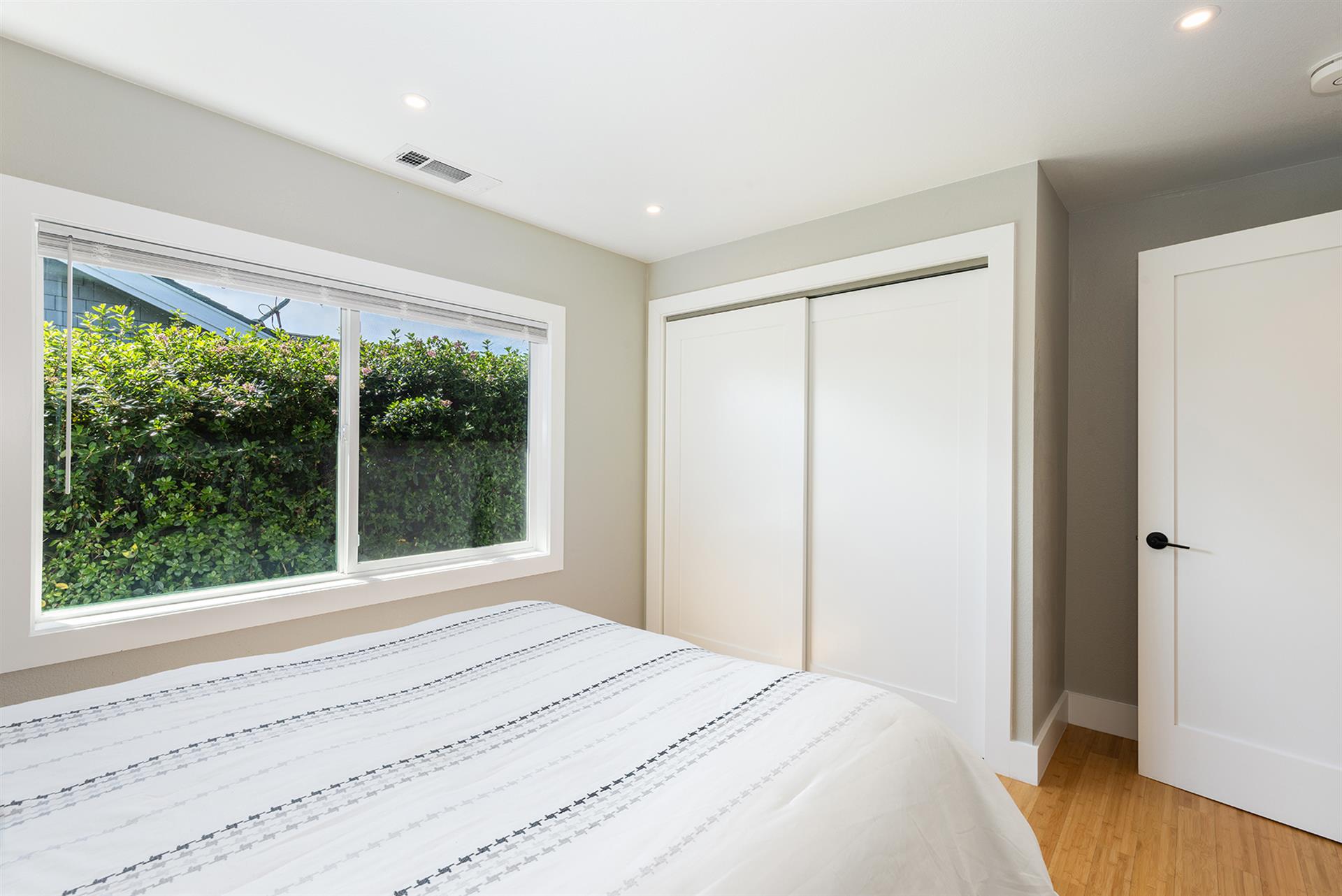1105 Bedroom One002