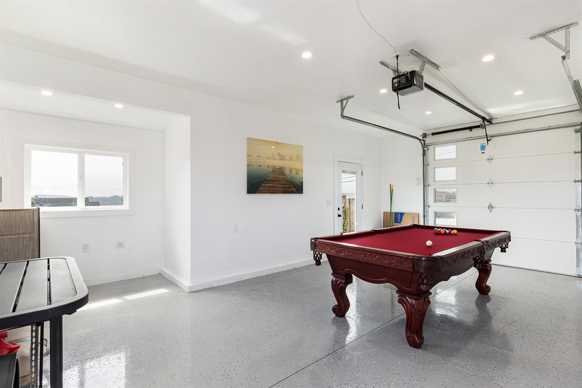 1300 Garage001