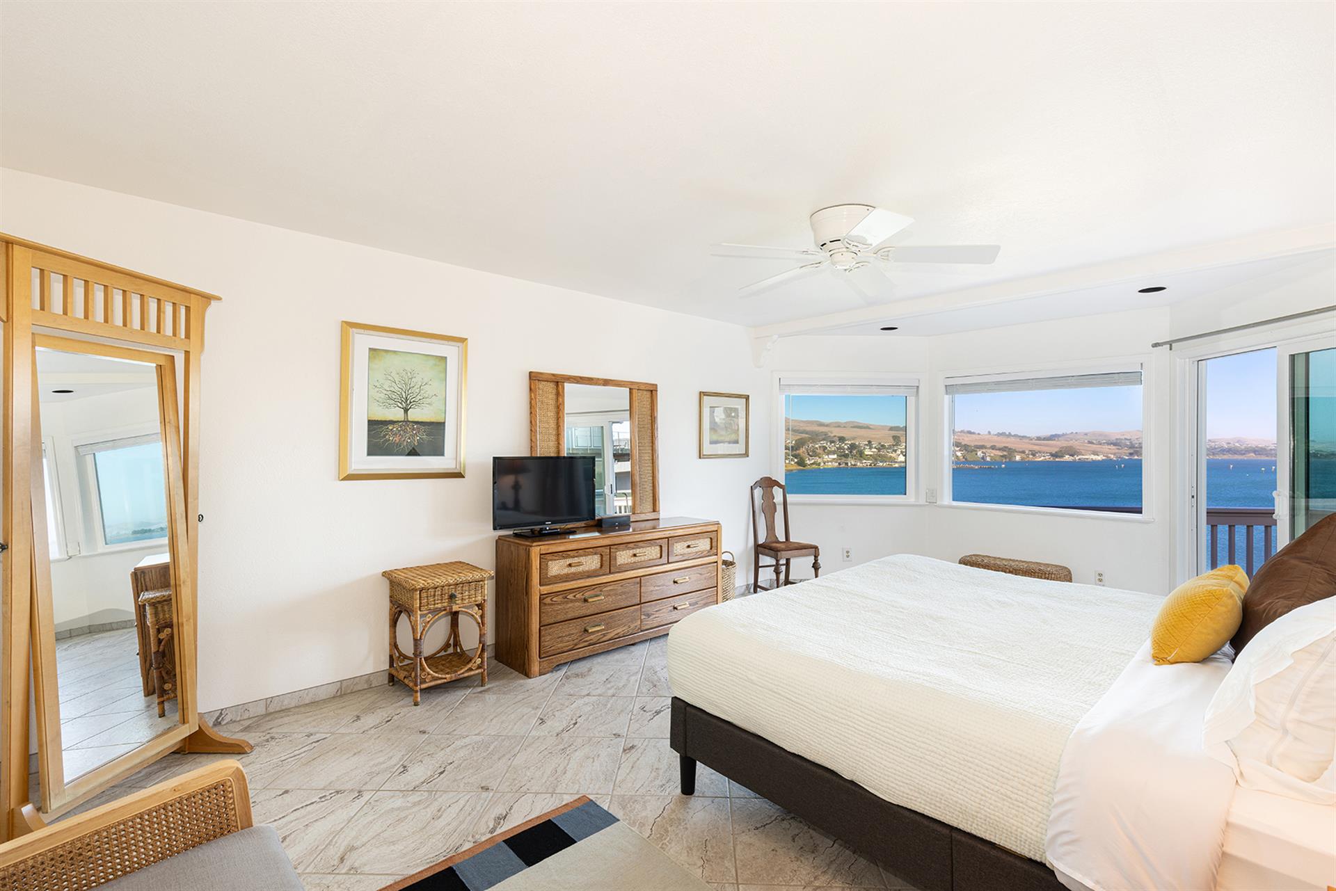 1105 Bedroom One001