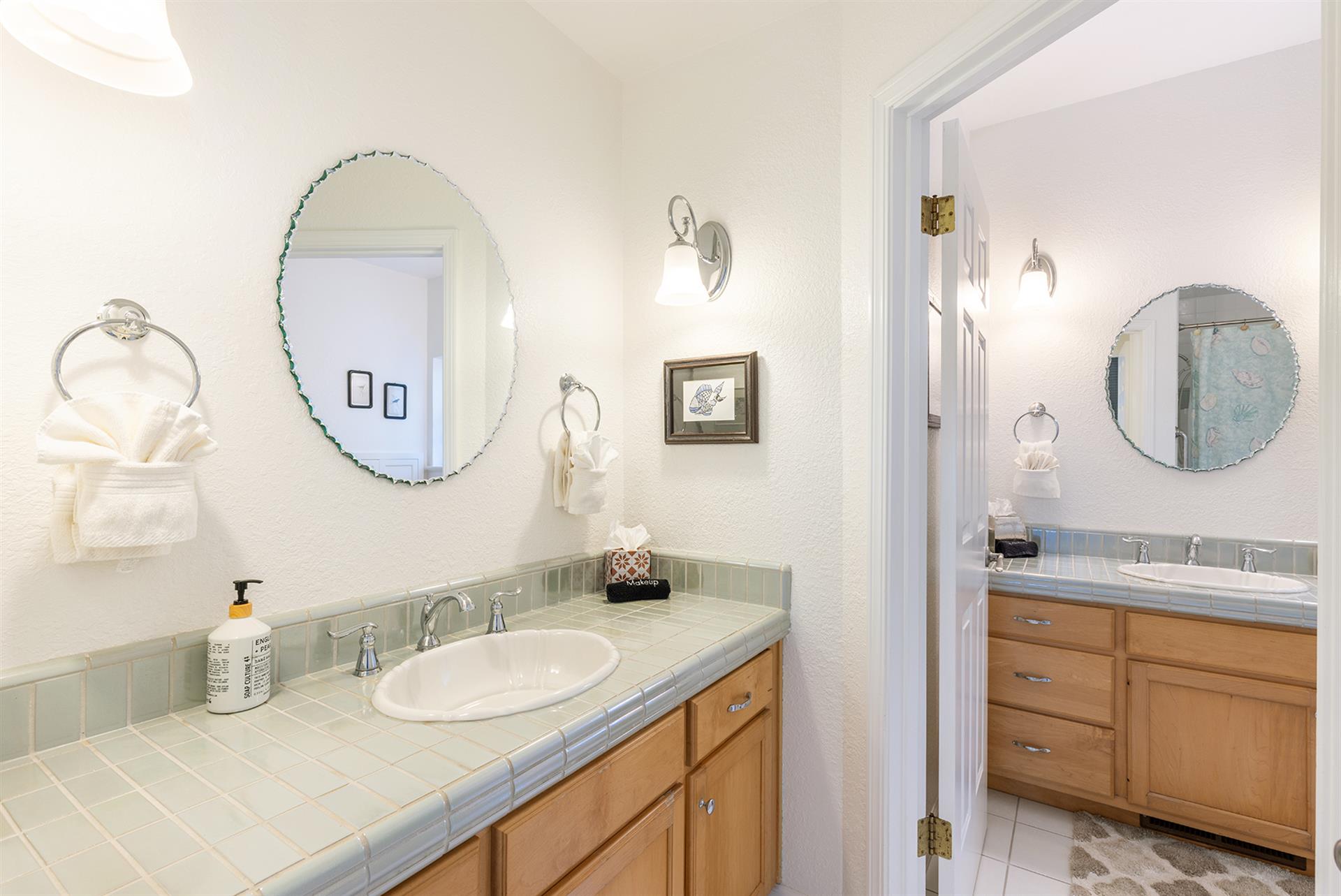 1150 Bathroom Three001