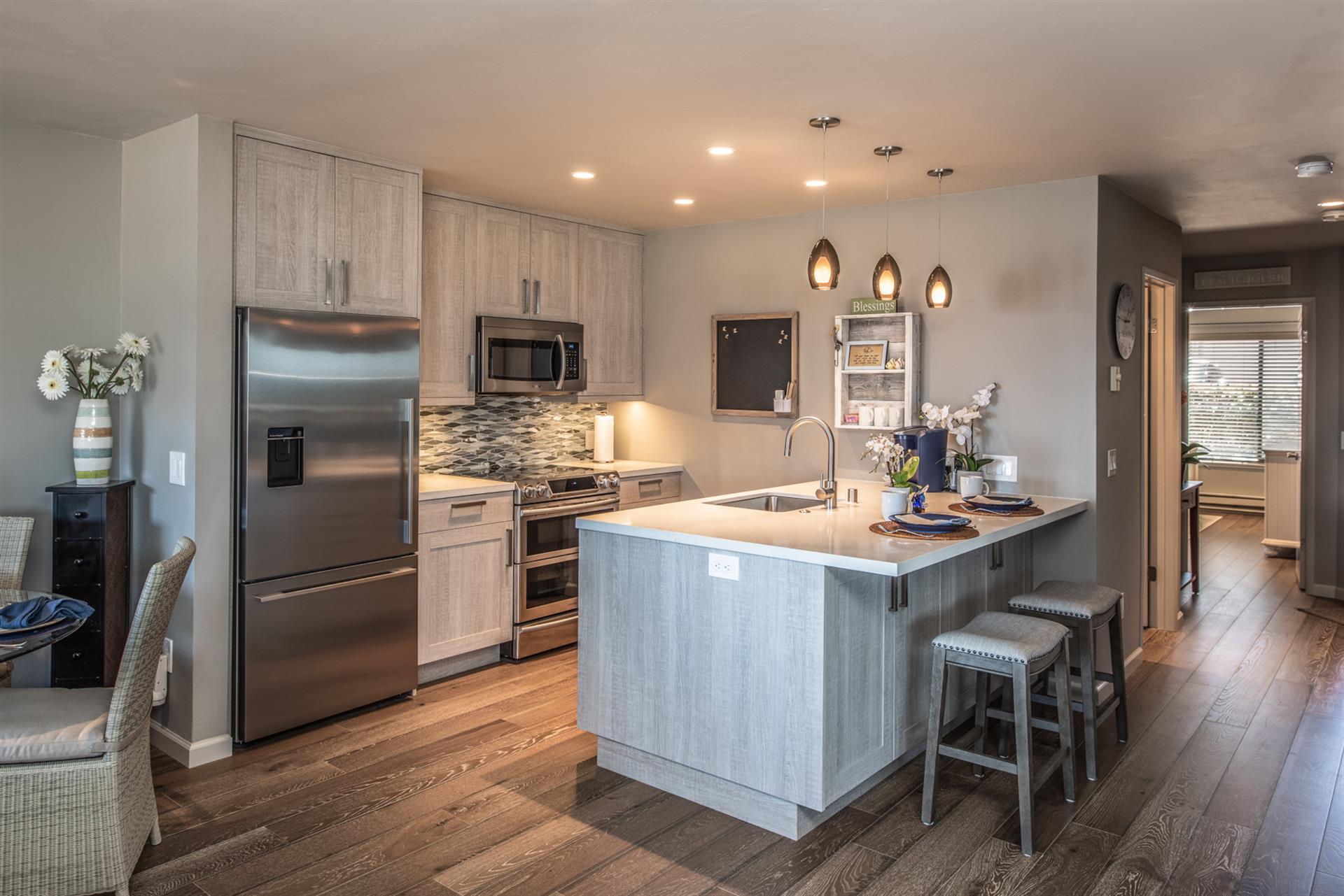 Fully Equipped Remodeled Kitchen