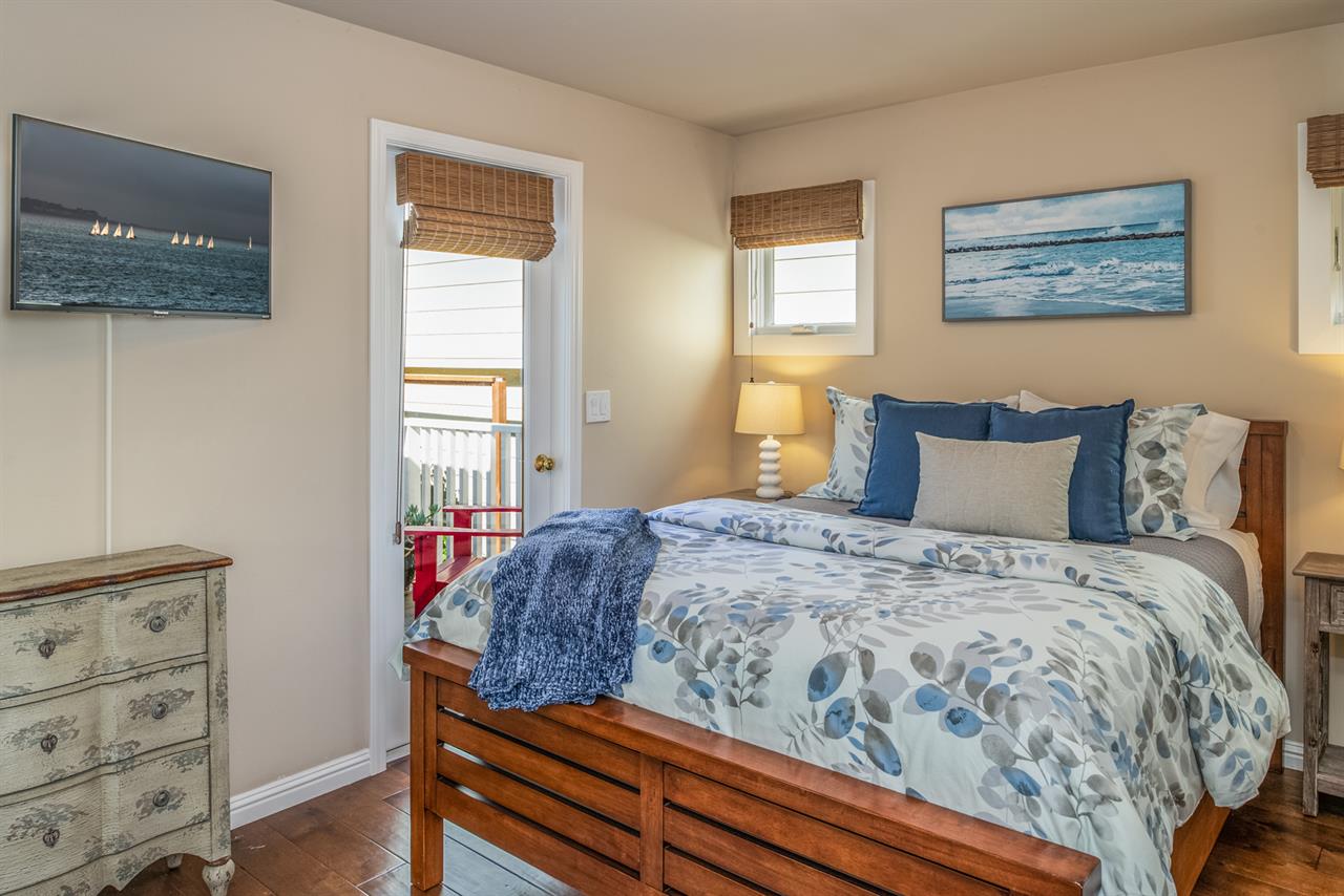 Downstairs, Bedroom 1  Queen Bed, TV, EnSuite Bath