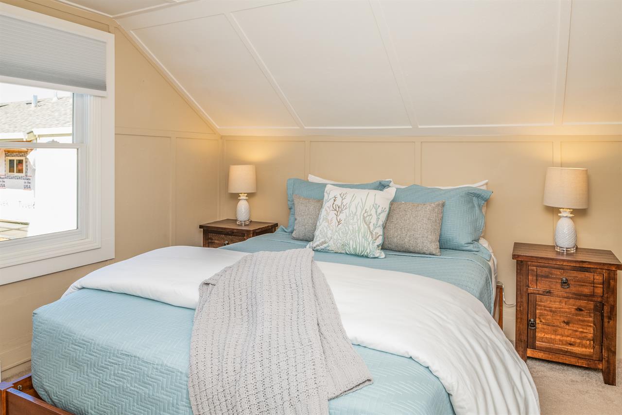 Bedroom 2 with Queen Bed