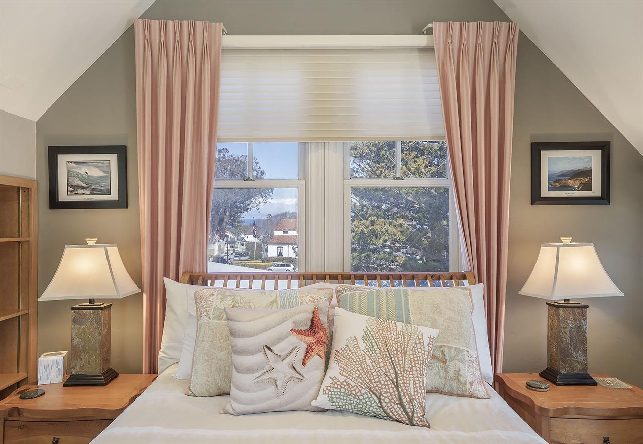 Bedroom 1 with Queen Bed, HDTV, Desk, Balcony