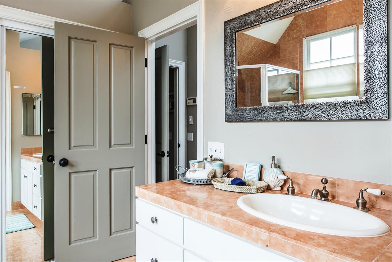 En Suite Bath with Soaking Tub and Separate Shower