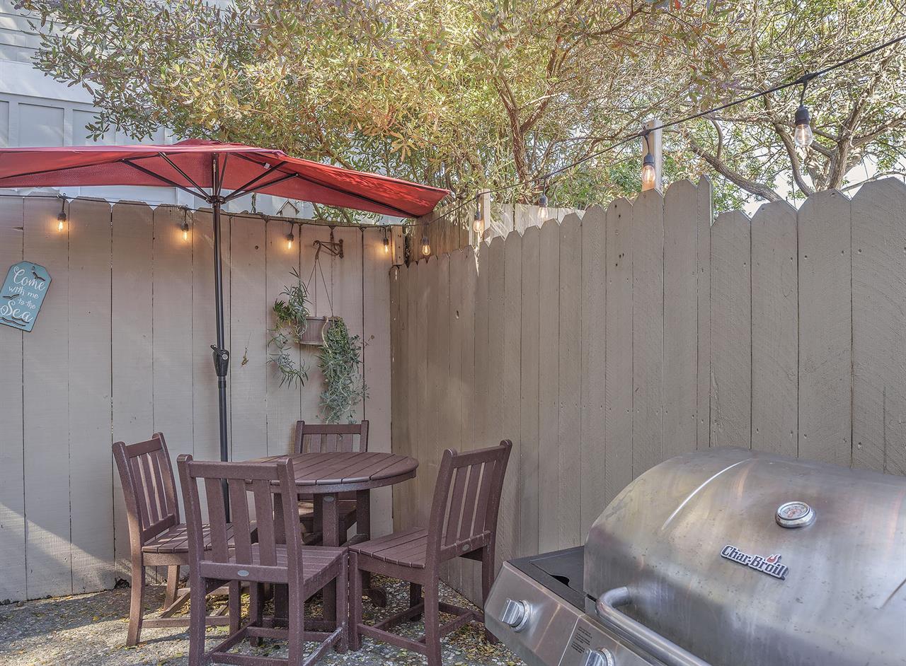Small, Attractive Backyard with Gas Grill