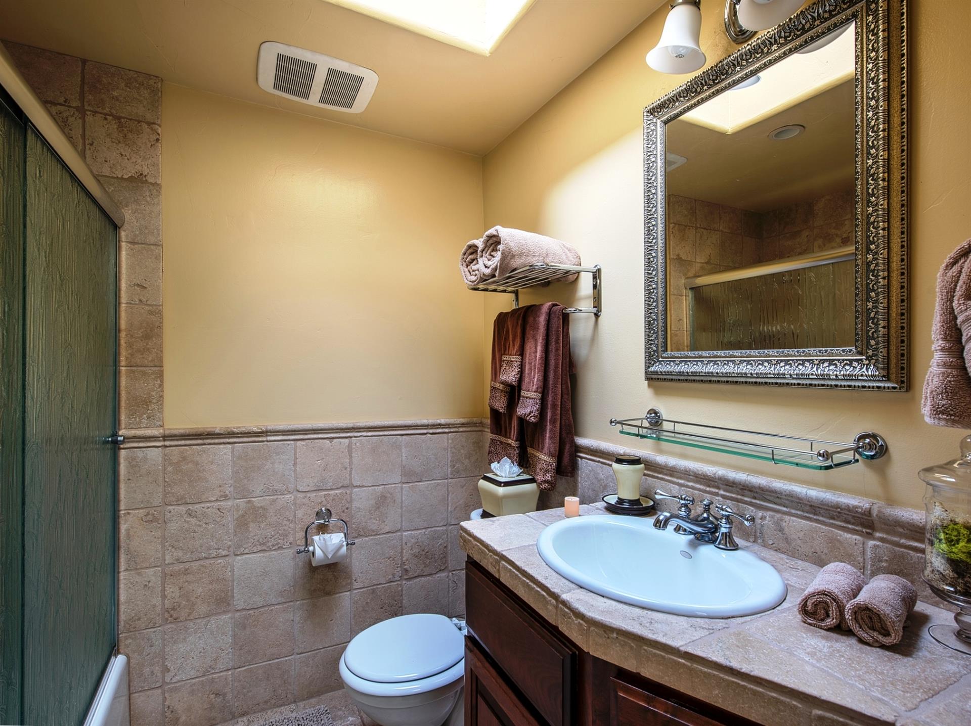 Bathroom 2 with a Shower Over Tub Combination