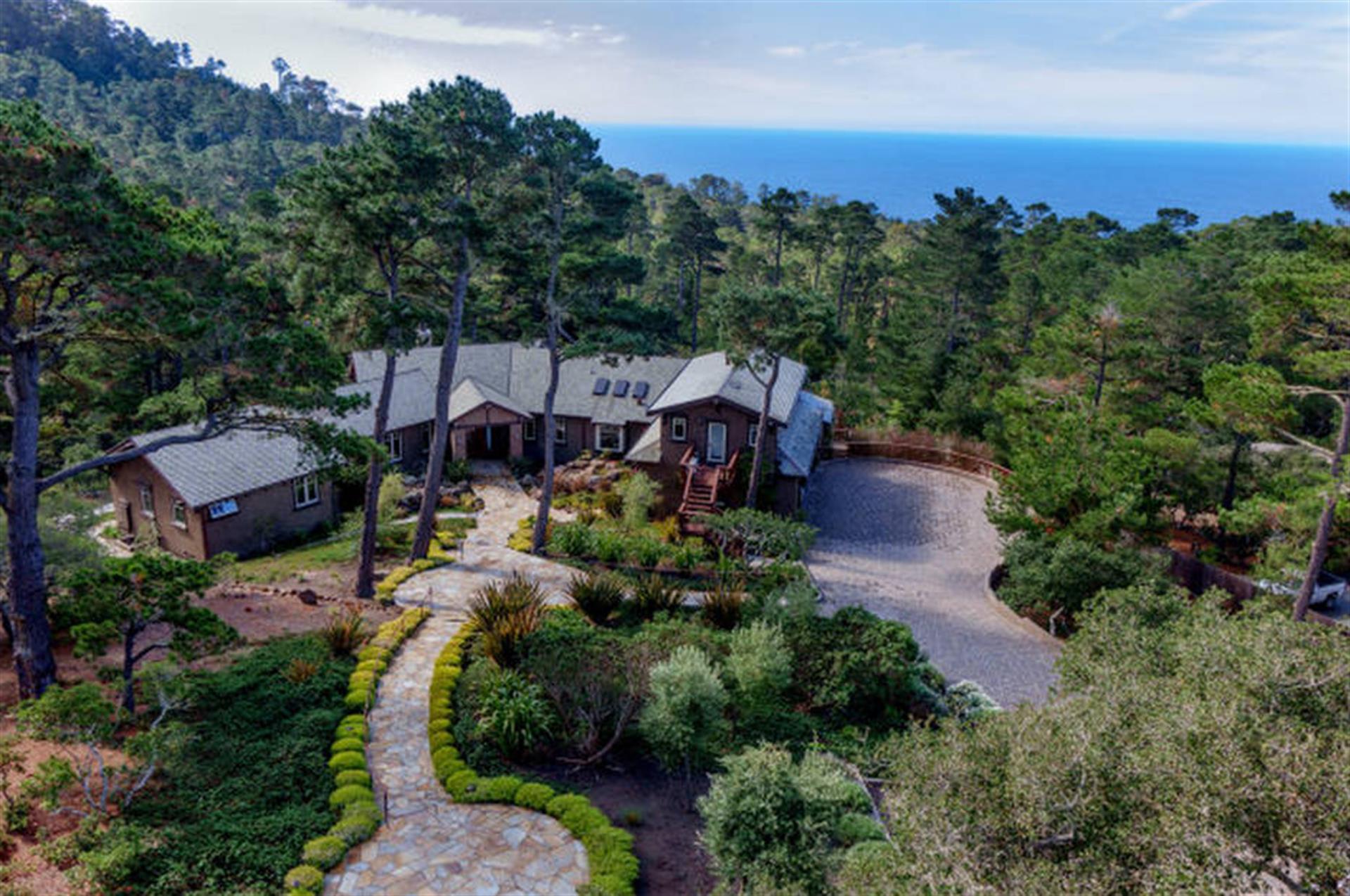 4600 Square Feet of Living Space  1500 Square Feet of Decks