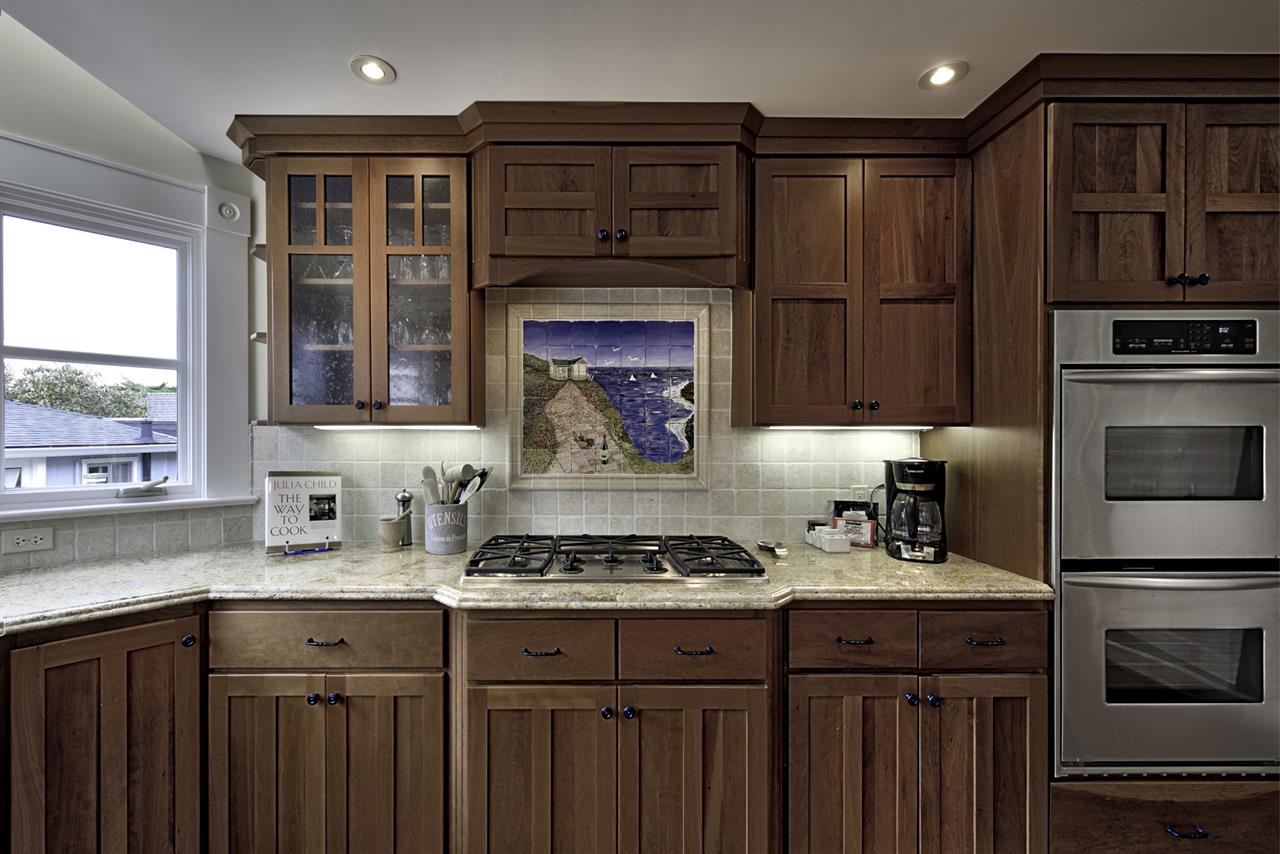 Gas Stove and CookTop with a HandPainted Tile Mural