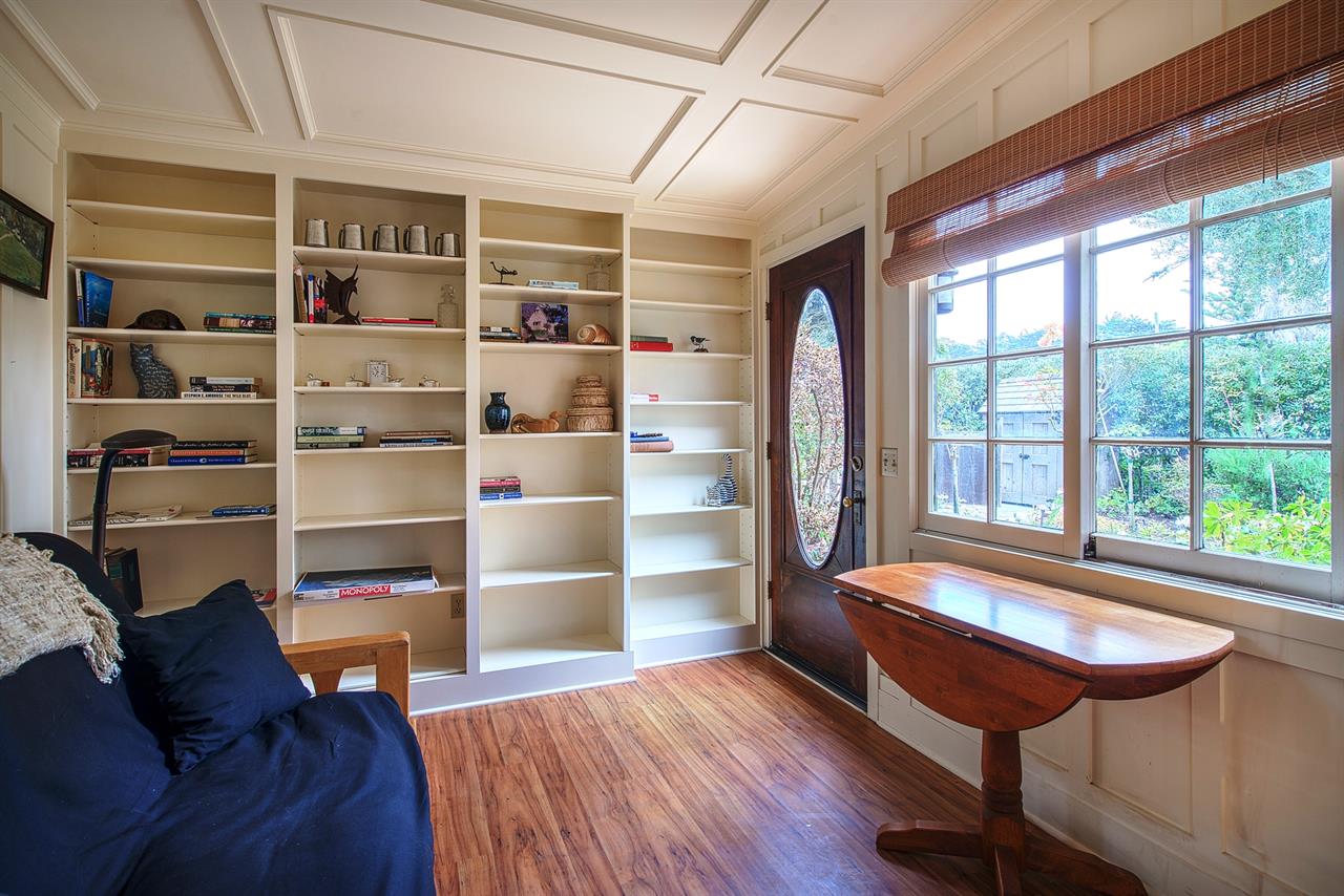 Secondary Entry  Twin Futon with EnSuite Powder Room