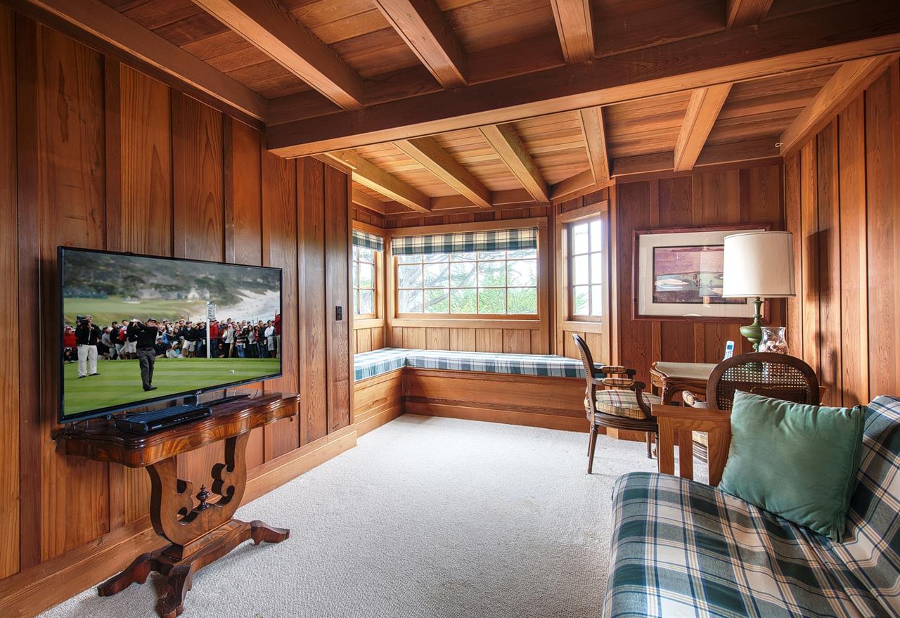 Upstairs Rec Room Near Bedroom 1 has TV, Ocean Views