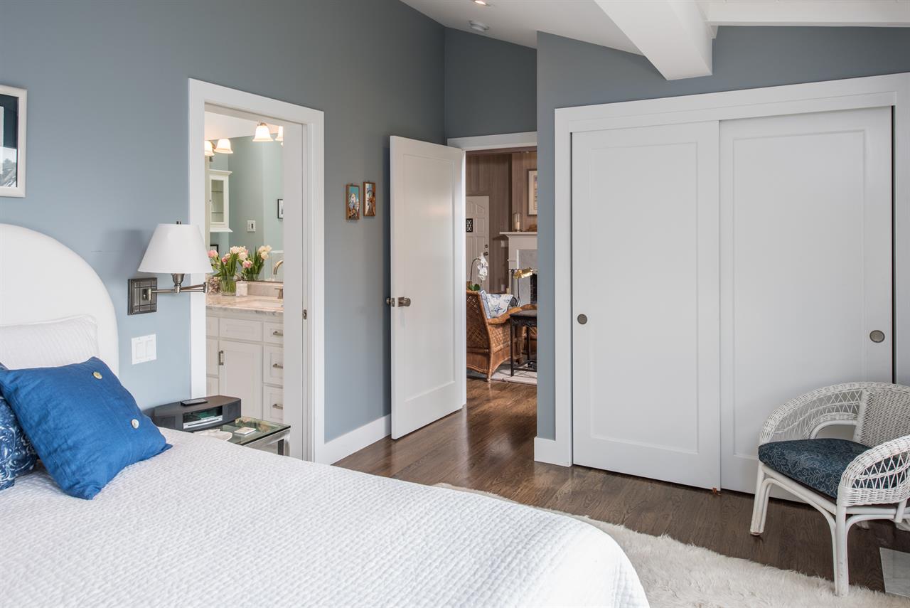 Bedroom 1 has a Queen Bed,  32 HDTV, En Suite Bathroom