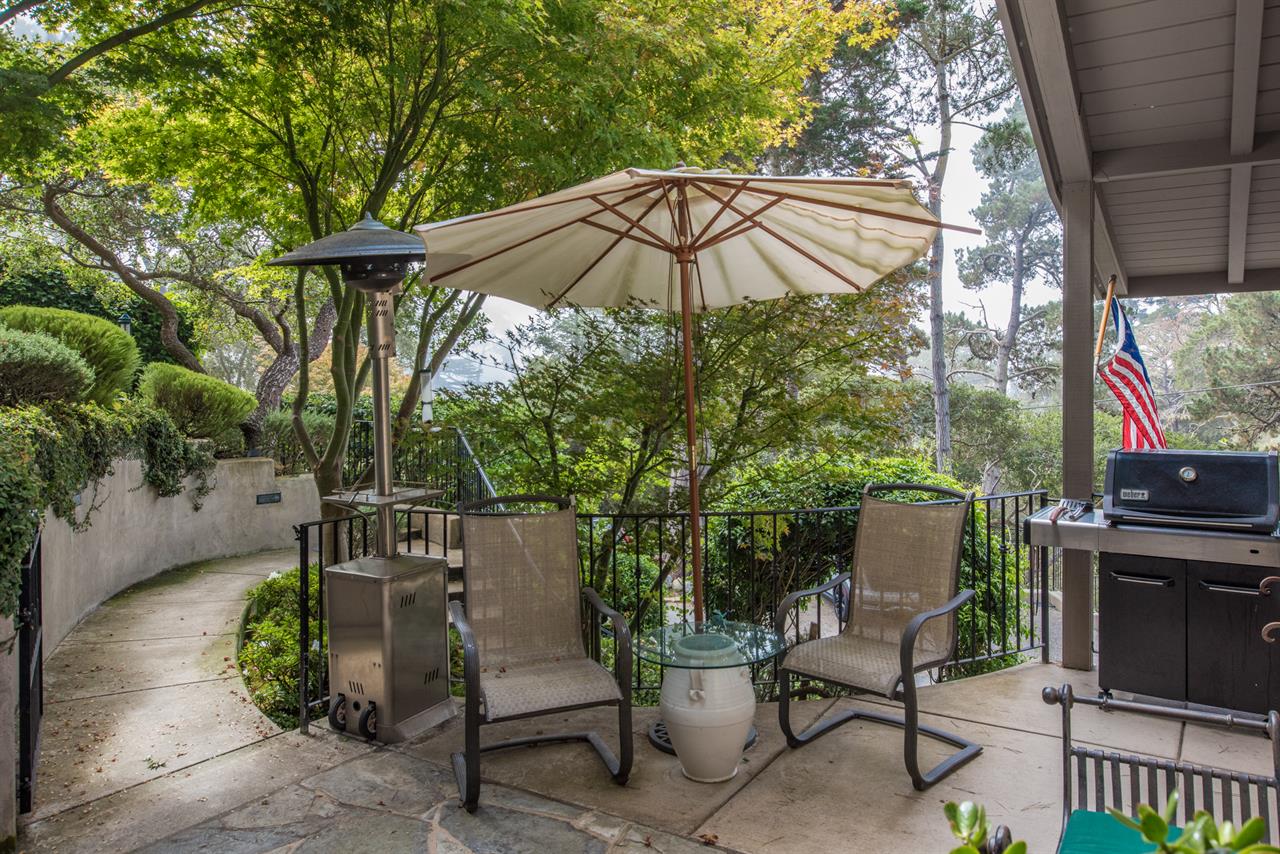 Patio  Builtin Bar with Sink, Gas Grill, Heaters