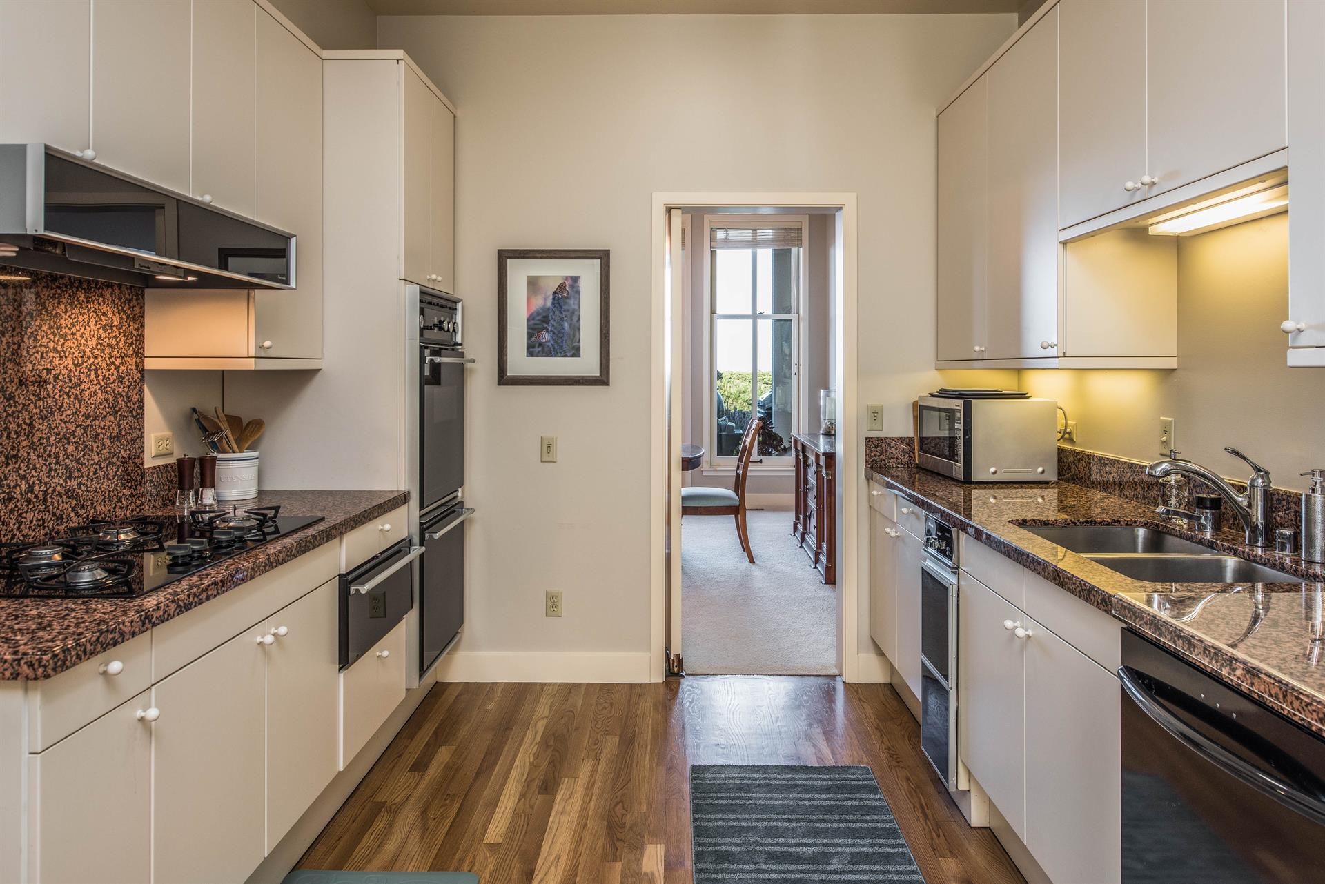 Fully Equipped Chefs Kitchen with Gas Stove and Double Ovens