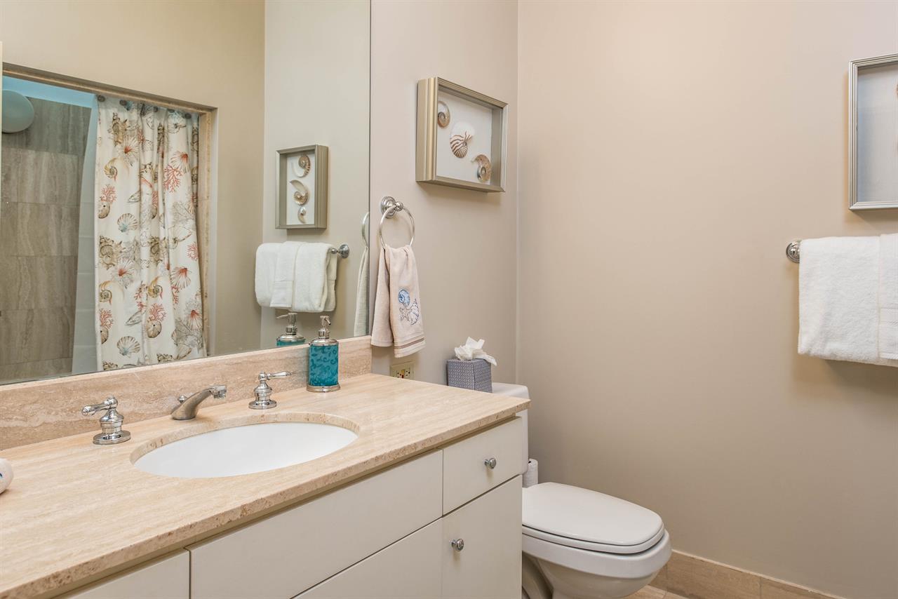 En Suite Bathroom 2  Shower Over Tub