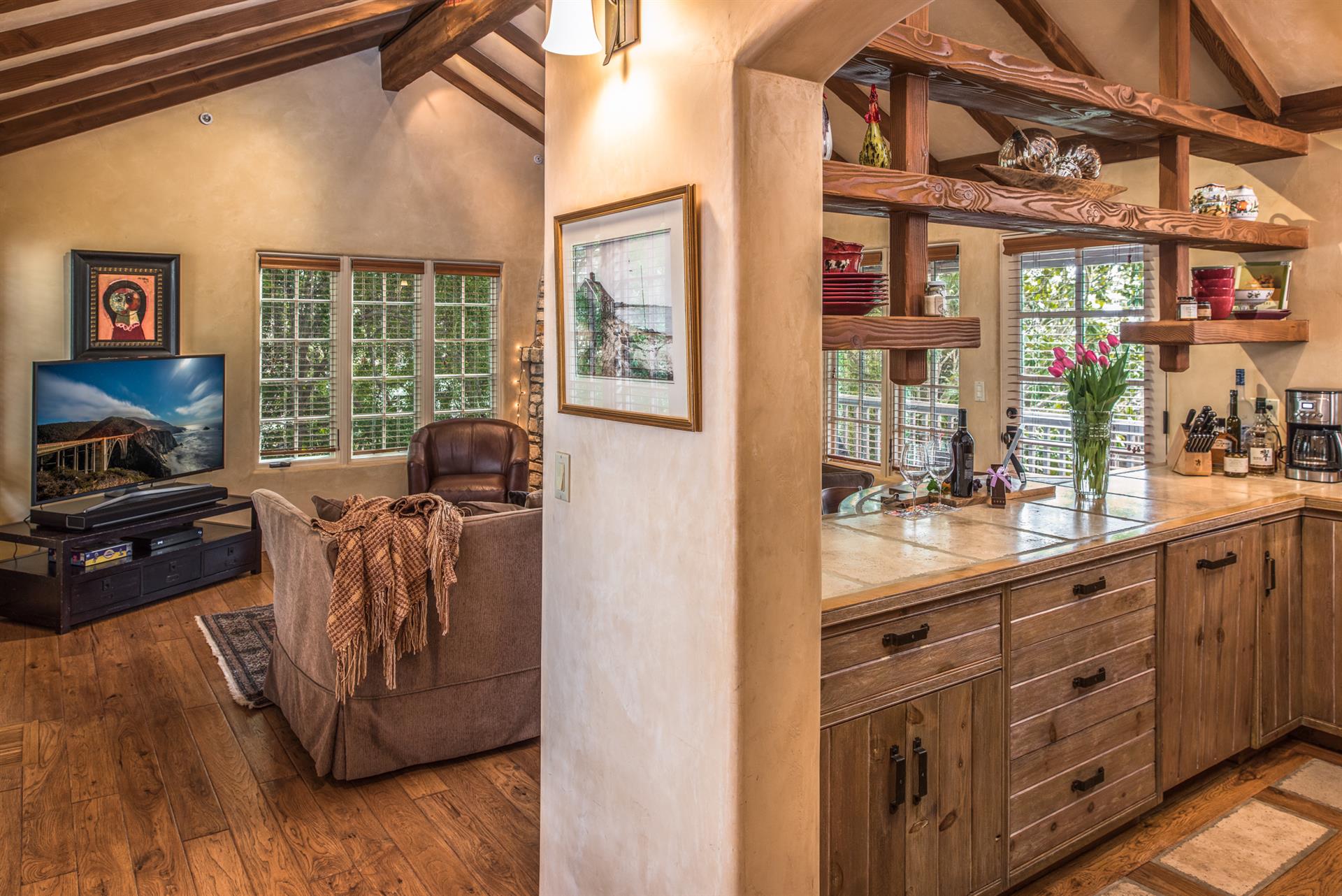 Family Room with HDTV and Gas Fireplace