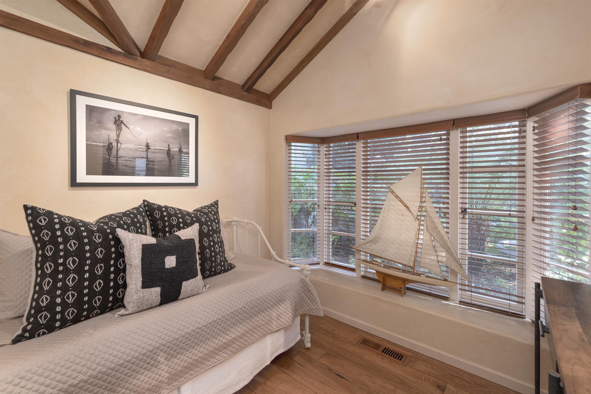 Bedroom 4 with Twin DayBed and Desk