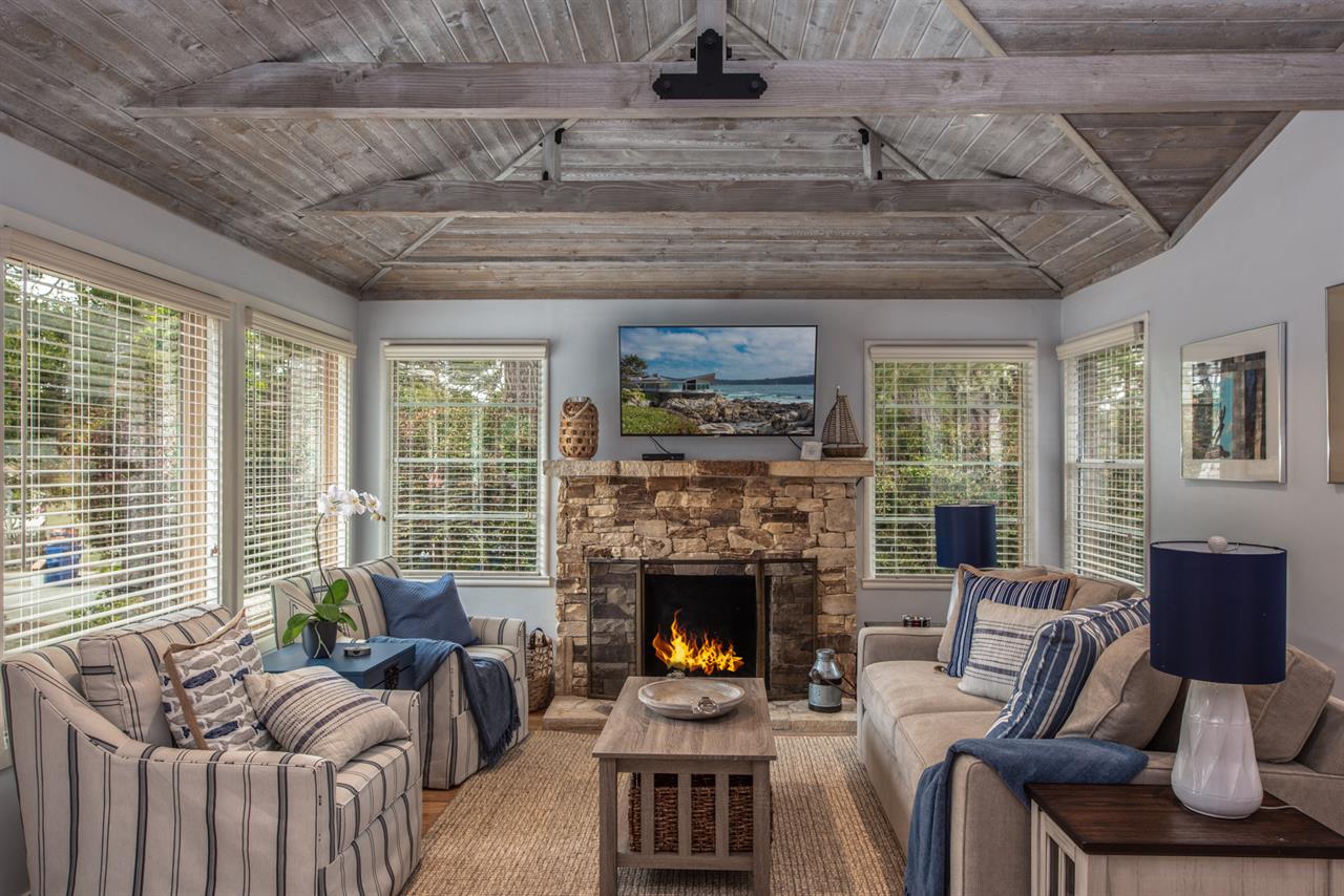 Relaxing SeashoreThemed Decor