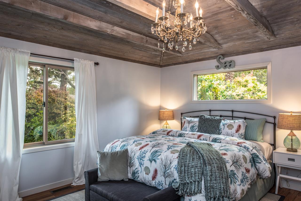 Bedroom 1  King Bed, En Suite Bathroom with ShowerAC