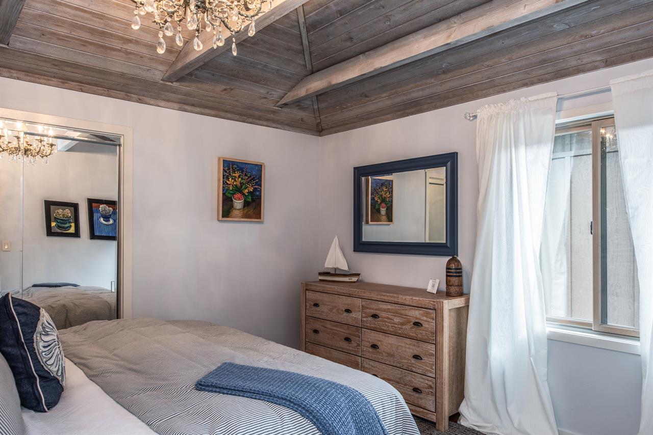 Bedroom 2  Split King with Foam Topper or 2 Twin Beds