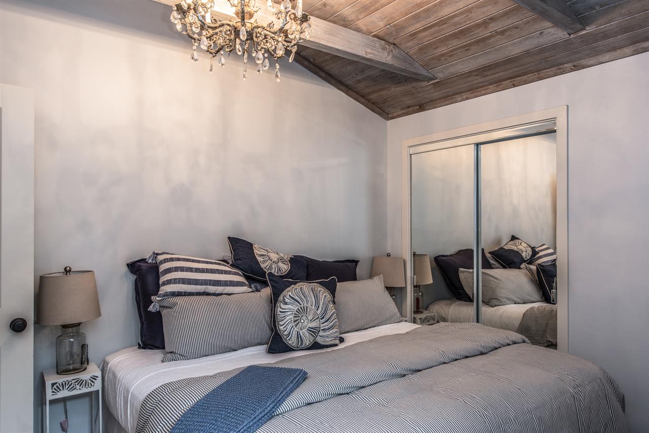 Bedroom 2  Split King with Foam Topper or 2 Twin Beds