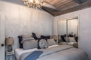 Bedroom 2  Split King with Foam Topper or 2 Twin Beds