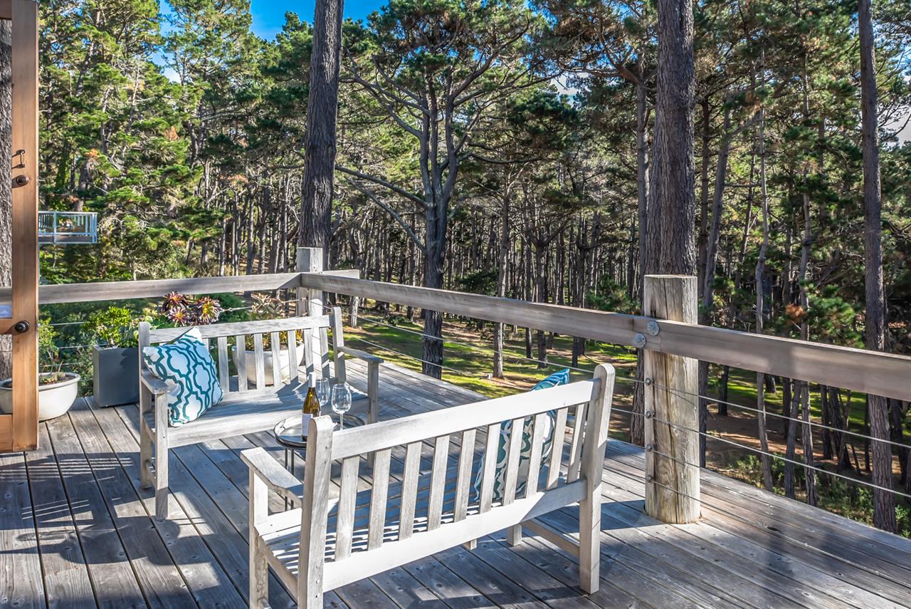 Quiet Lot Backs Up to a Green Belt of Coastal Pines