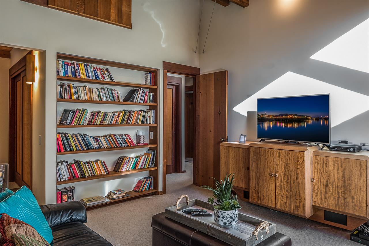 Upstairs Den has a Library, HDTV, Queen Sleeper Sofa