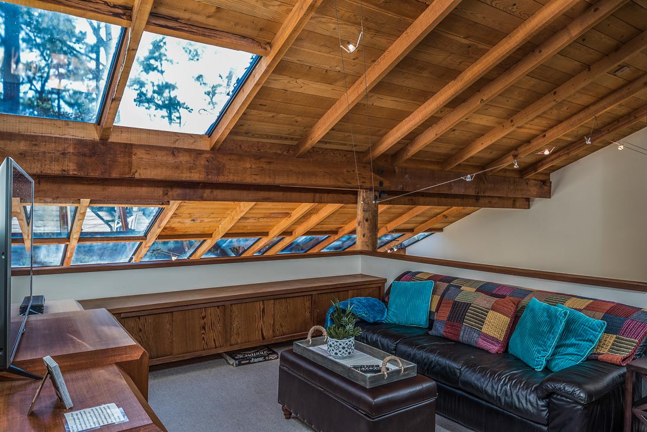 Upstairs Den has a Library, HDTV, Queen Sleeper Sofa