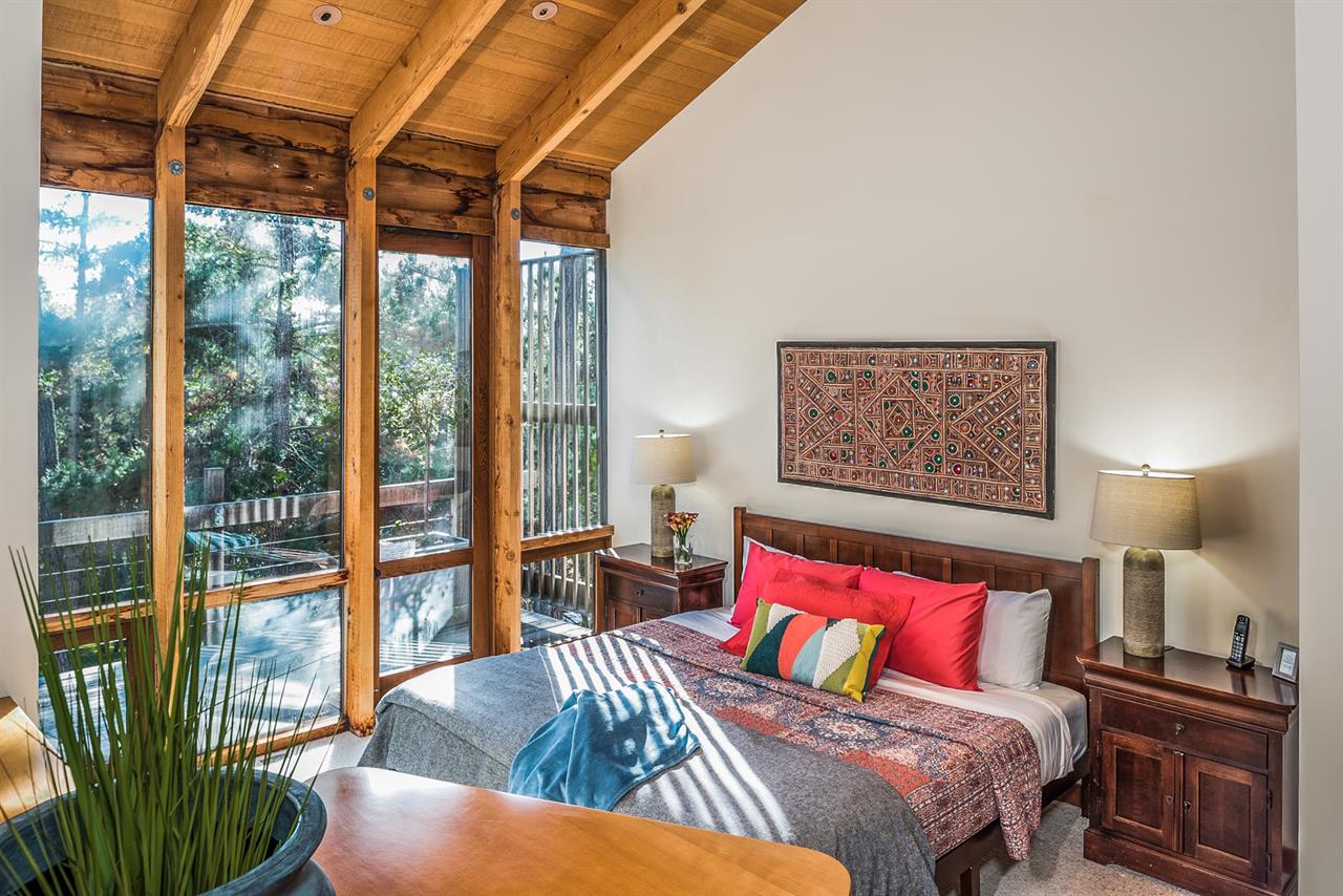 Bedroom 1  King Bed, TV, Forest View, Balcony, En Suite Bath