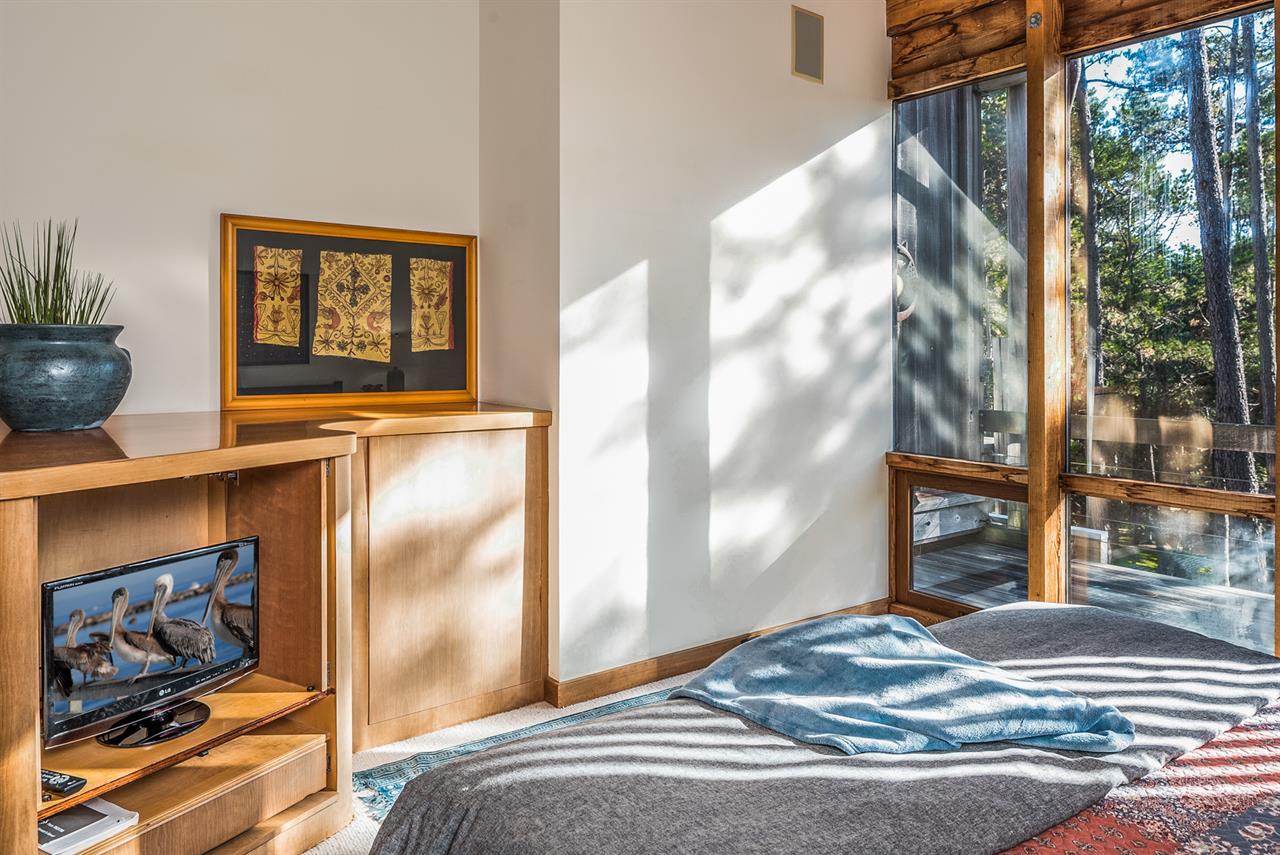 Bedroom 1  King Bed, TV, Forest View, Balcony, En Suite Bath