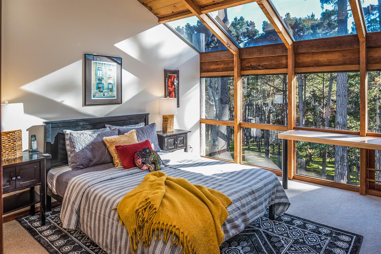 Bedroom 3  Queen Bed and Forest Views, Upstairs