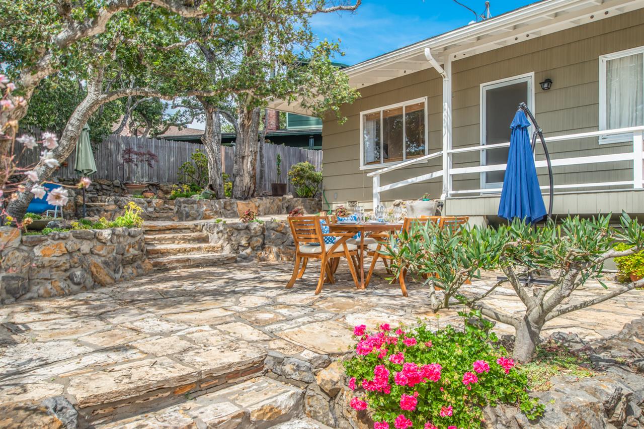 Outdoor Dining Set Up and Propane Grill