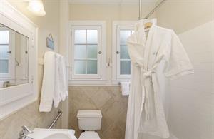 Bathroom 1  MainUpper Level  with Tub  Shower Combo