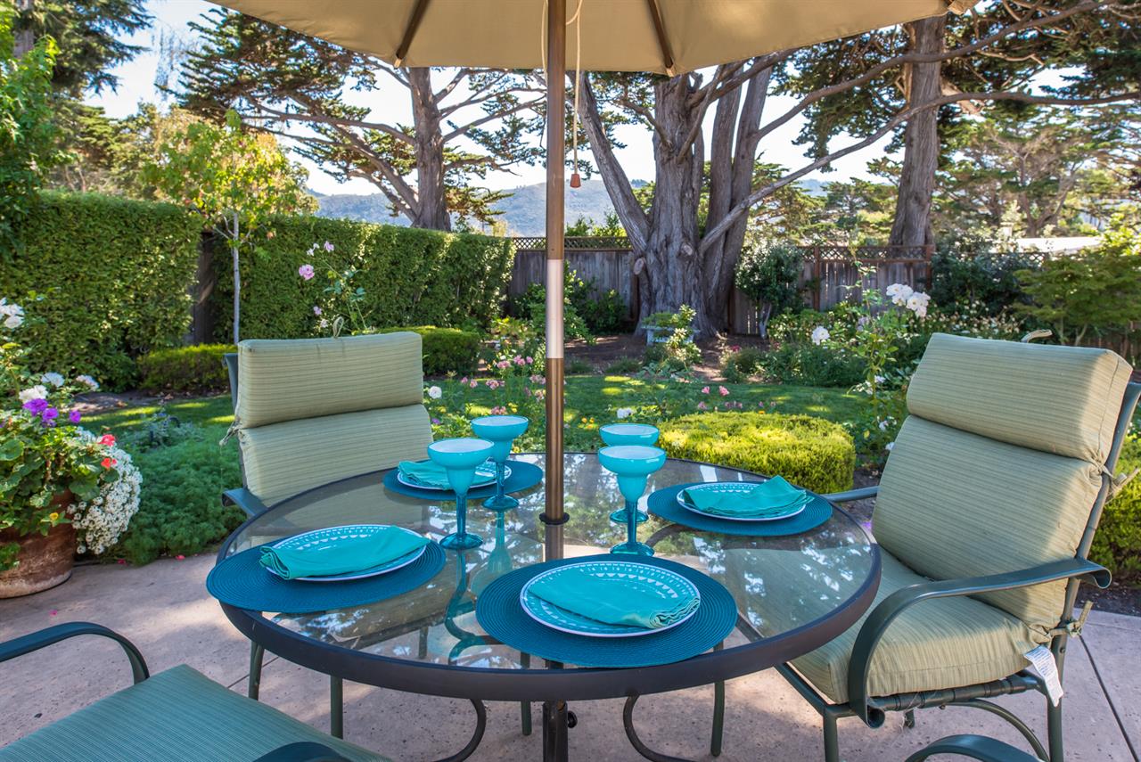 Enjoy Meals AlFresco with Distant Mountain Views