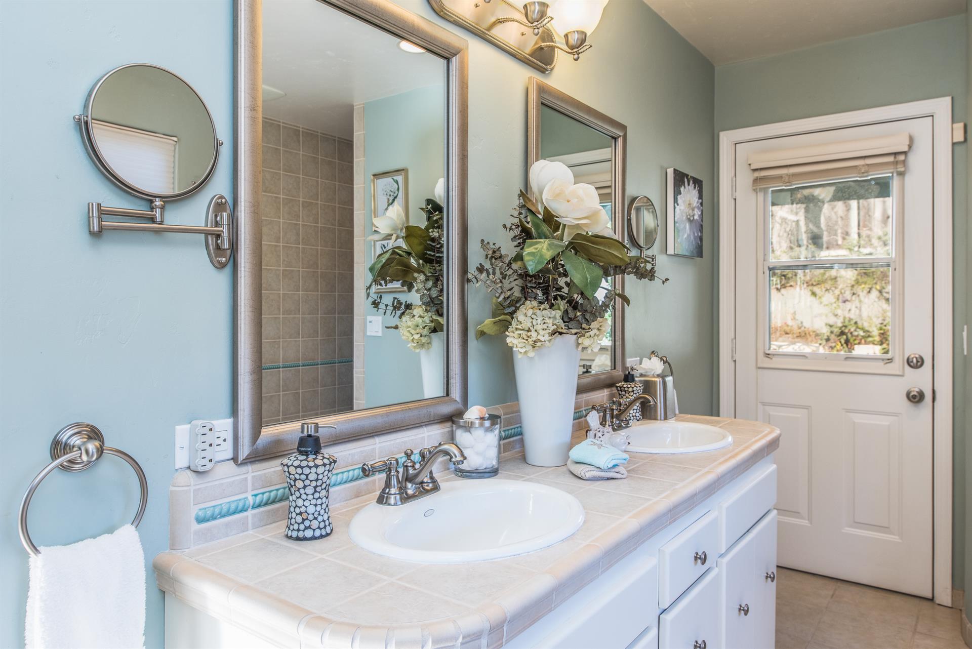 Dual Sinks in the Master Bath