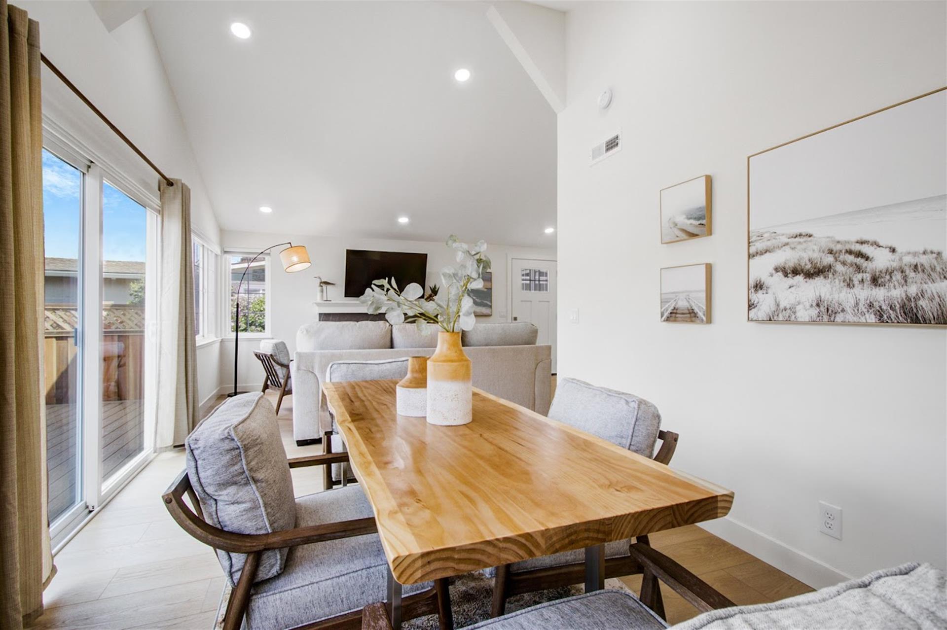 Additional Seating Area next to the Living Room