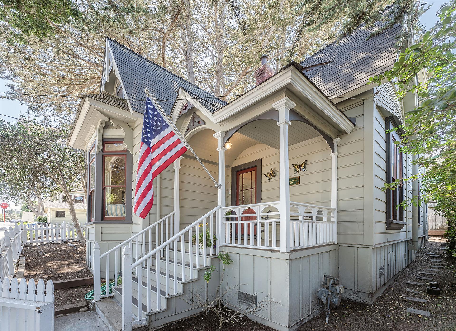 Welcome to Ships Watch  Updated Victorian Home