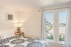 Upstairs  Bedroom 2  Split California King, TV