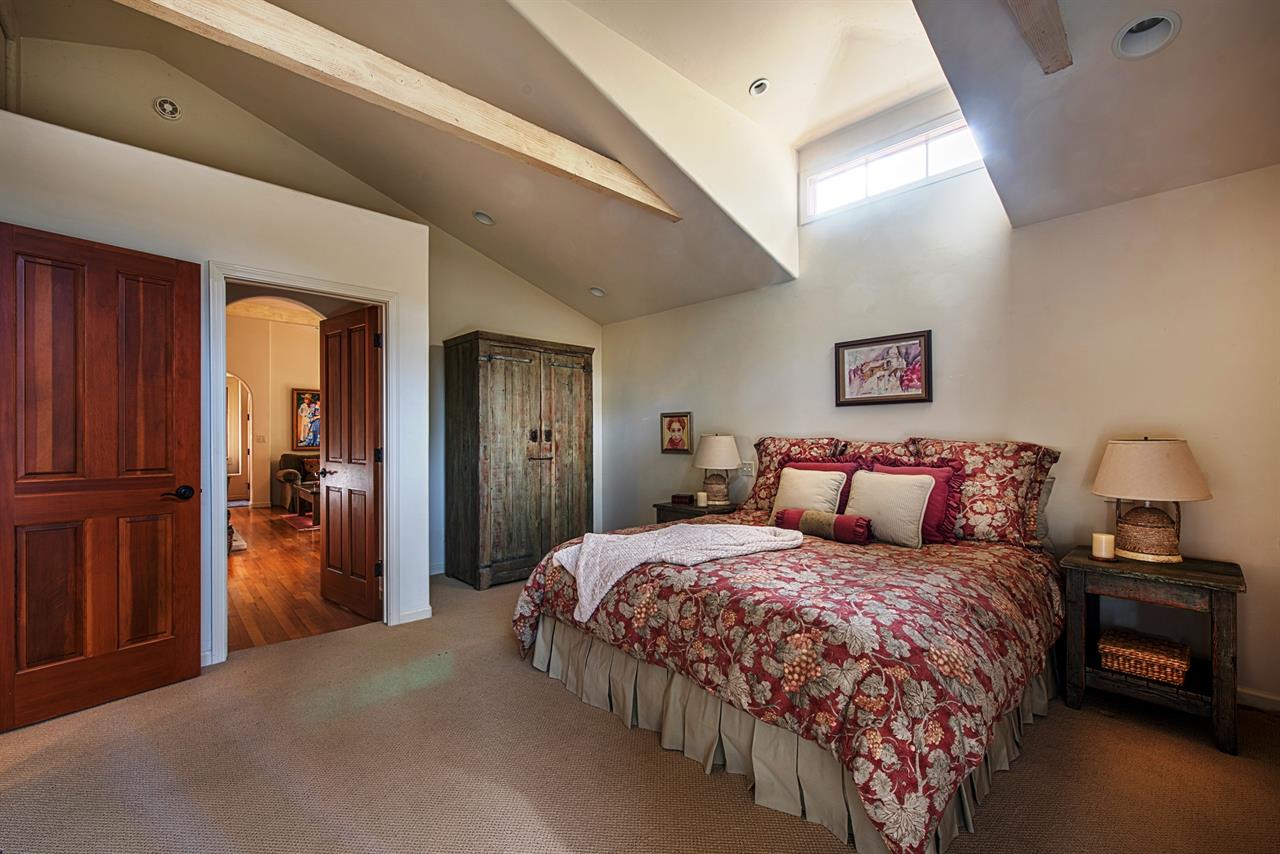 Bedroom 1, King Bed, TV, Balcony, En Suite Bathroom