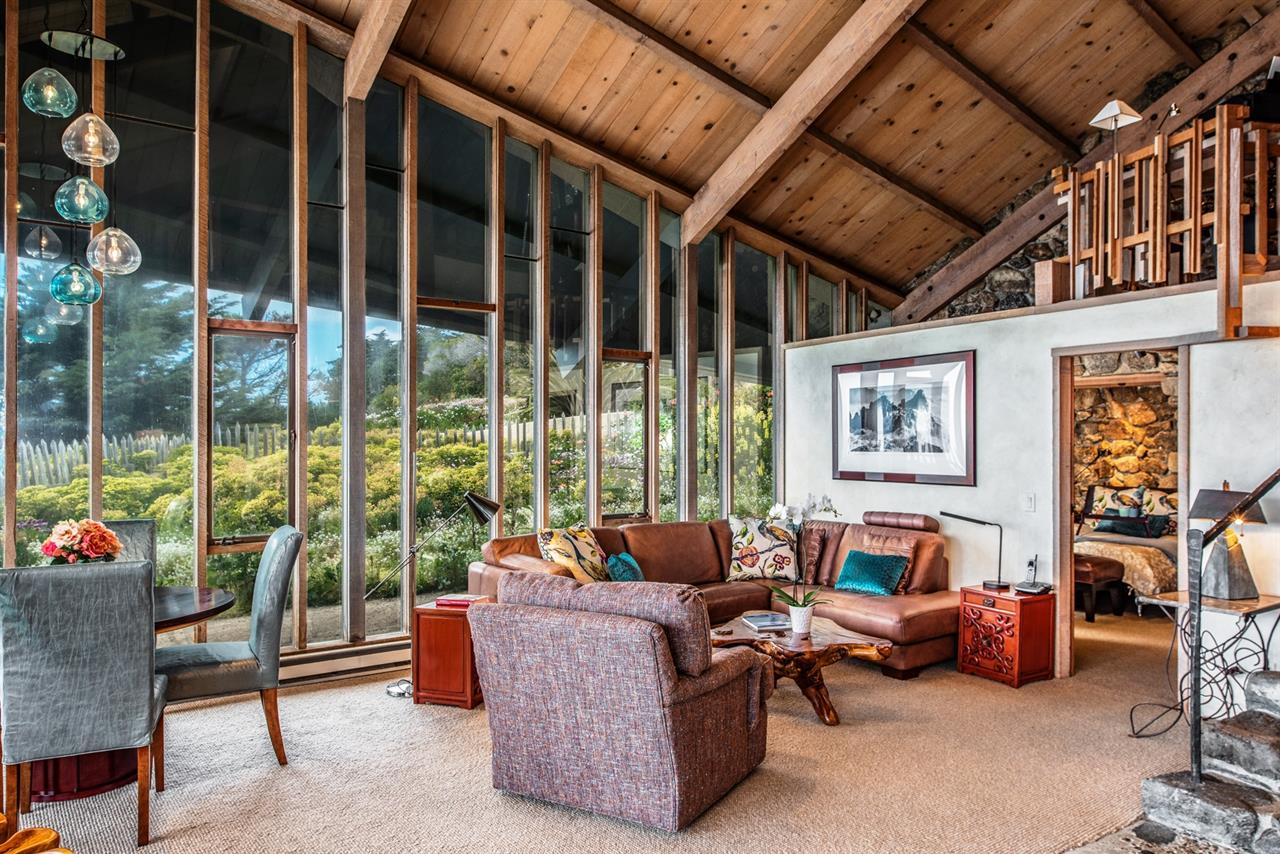 Very High Vaulted Wood Beam Ceilings