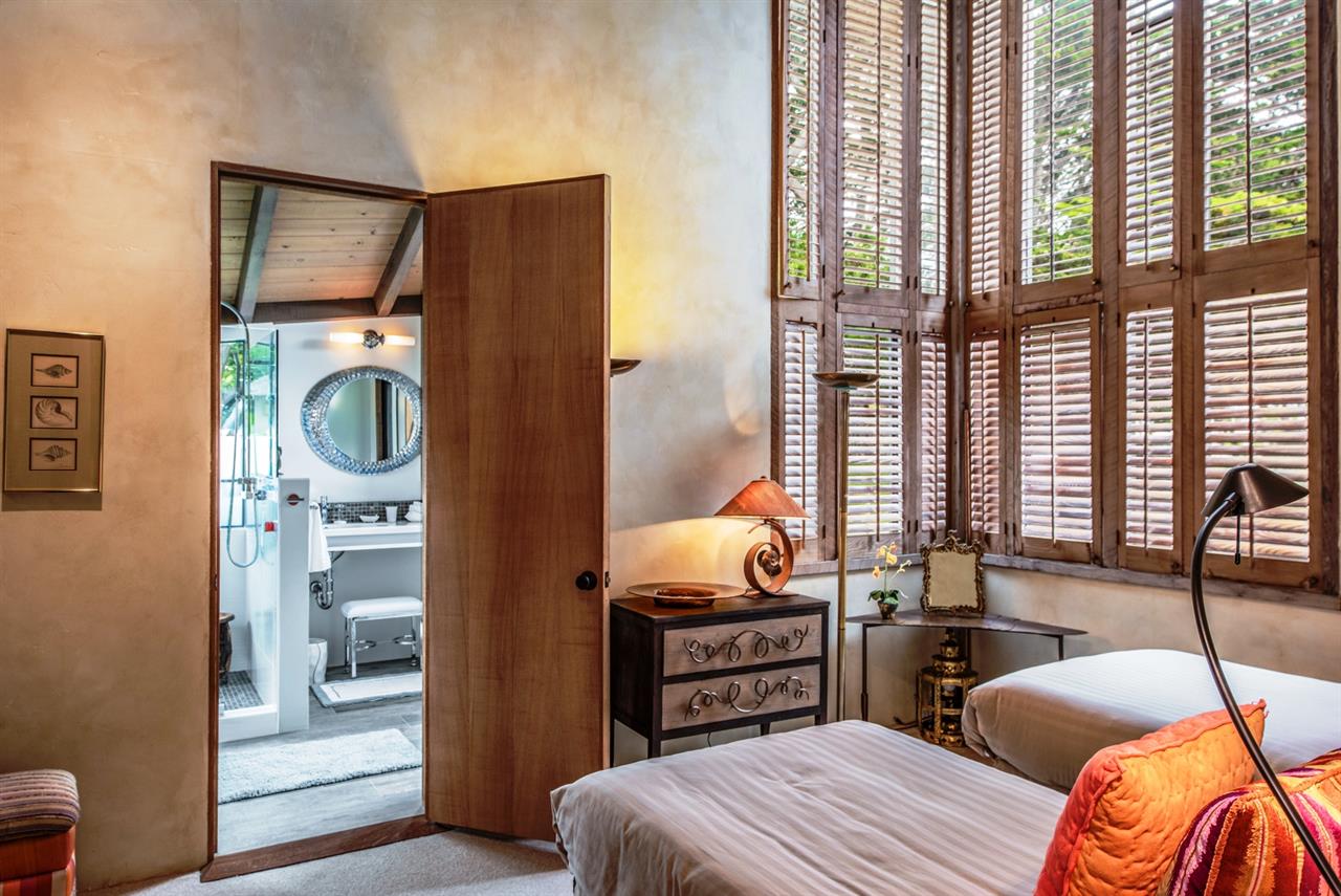 Bedroom 1  2 Twins or Split King and En Suite Bath