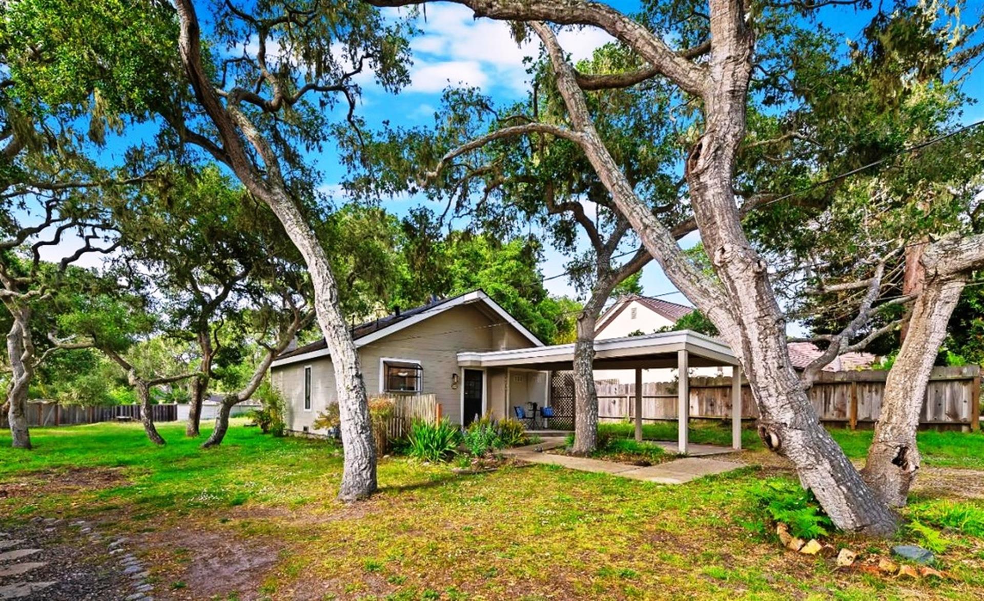 Pebble Beach Bungalow  Guest House for Long Term Rental