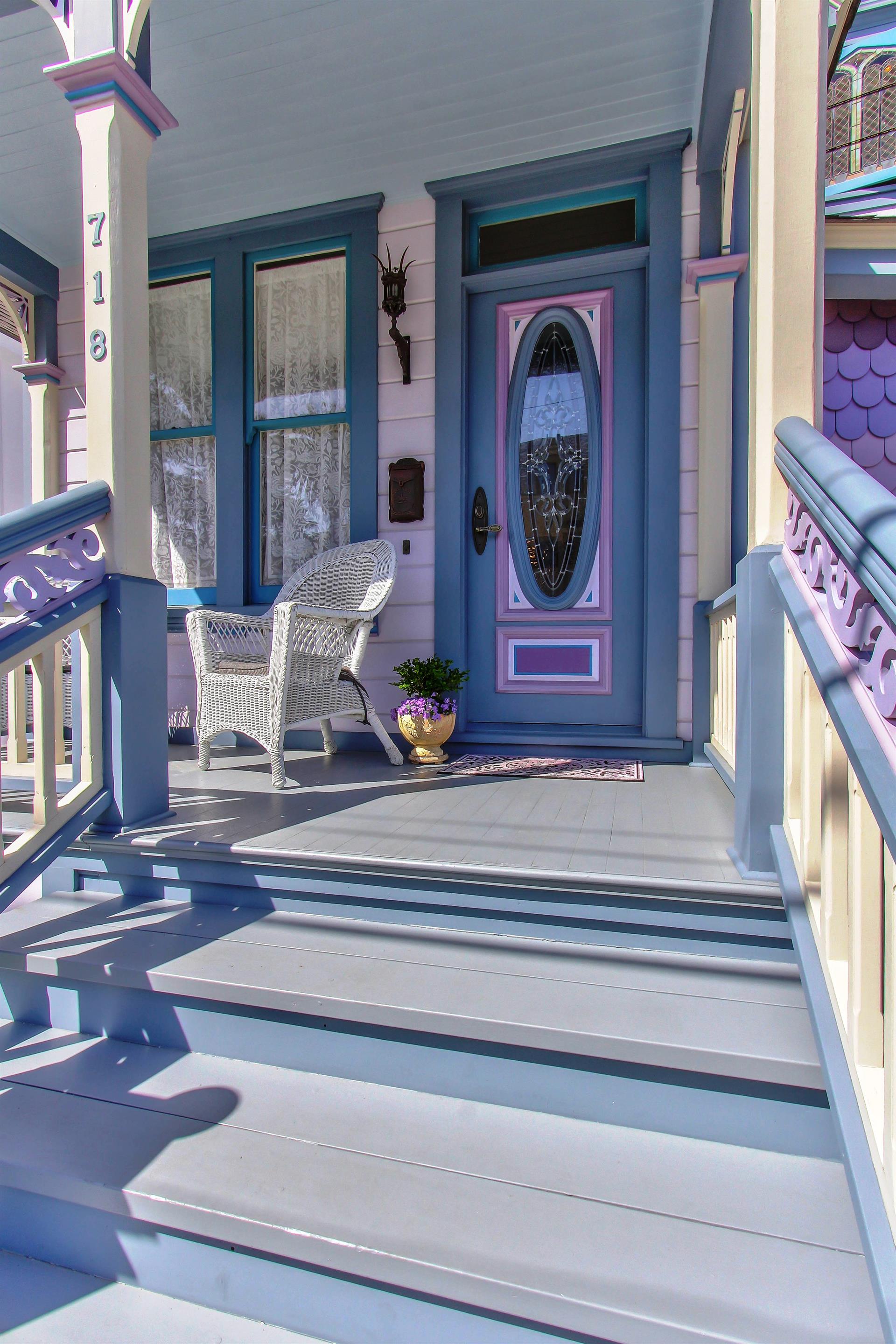 Beautiful Victorian Architecture In a Stunning Color Scheme