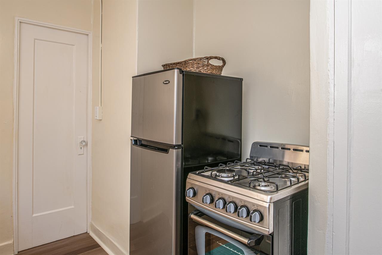 Fully Equipped Kitchen No Dishwasher