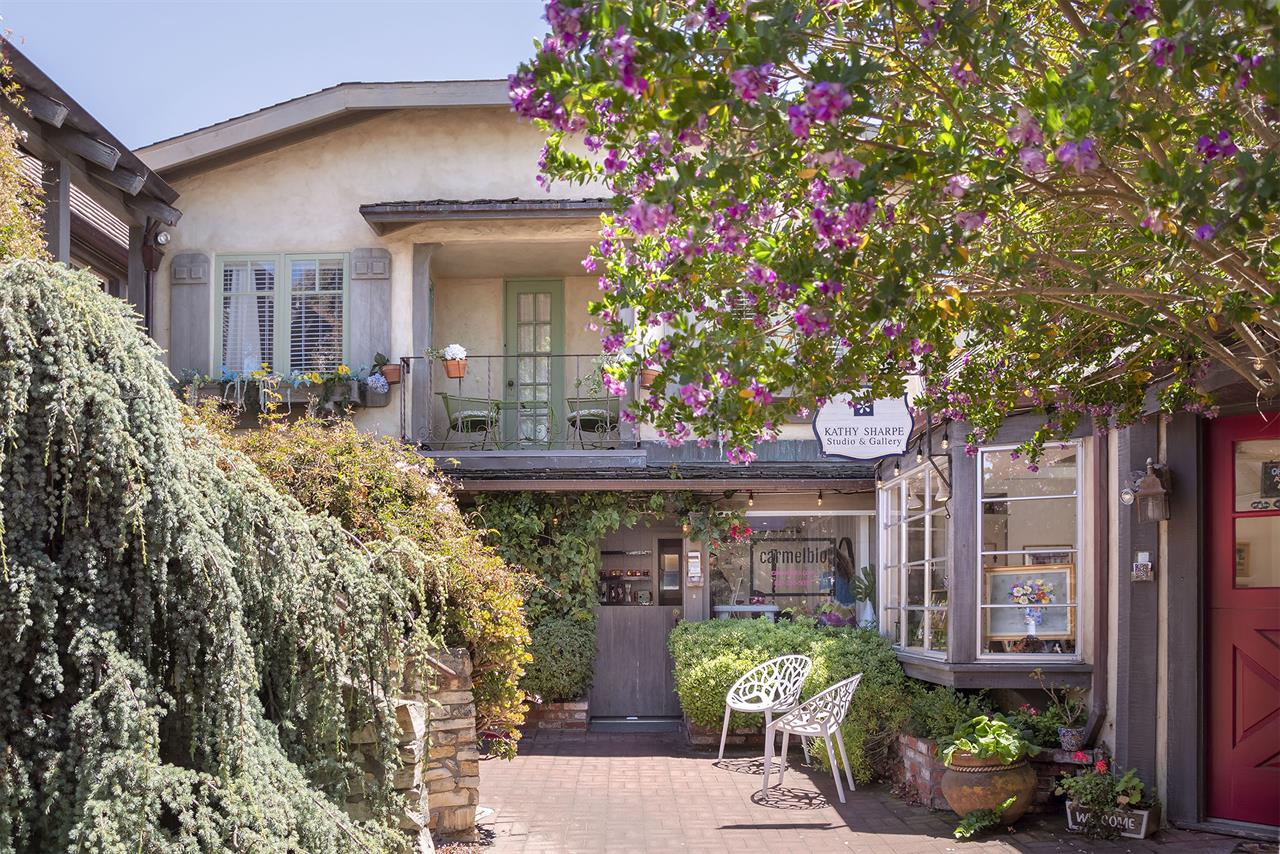 Balcony Overlooking the Retail Area