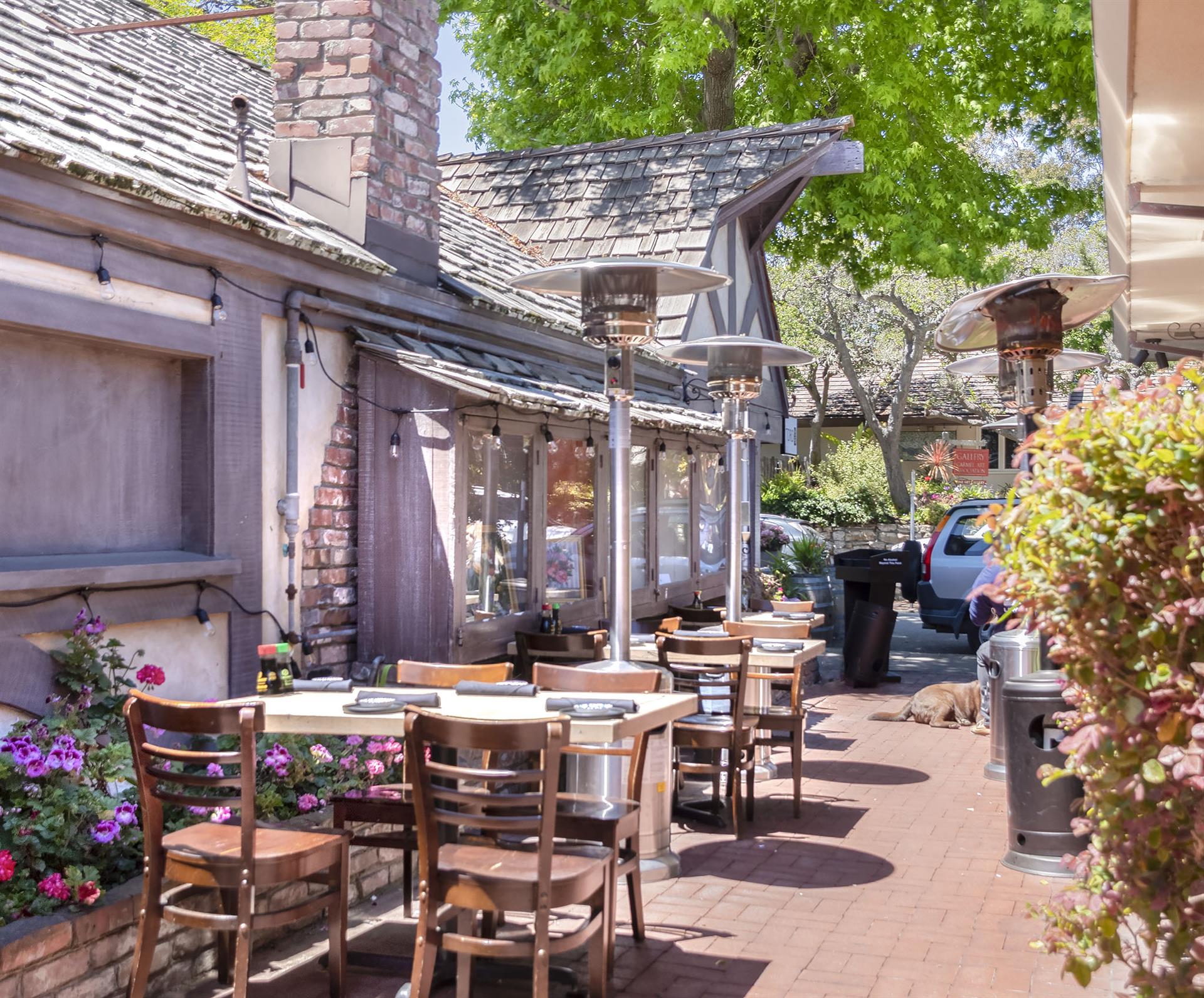 Restaurant in the Courtyard