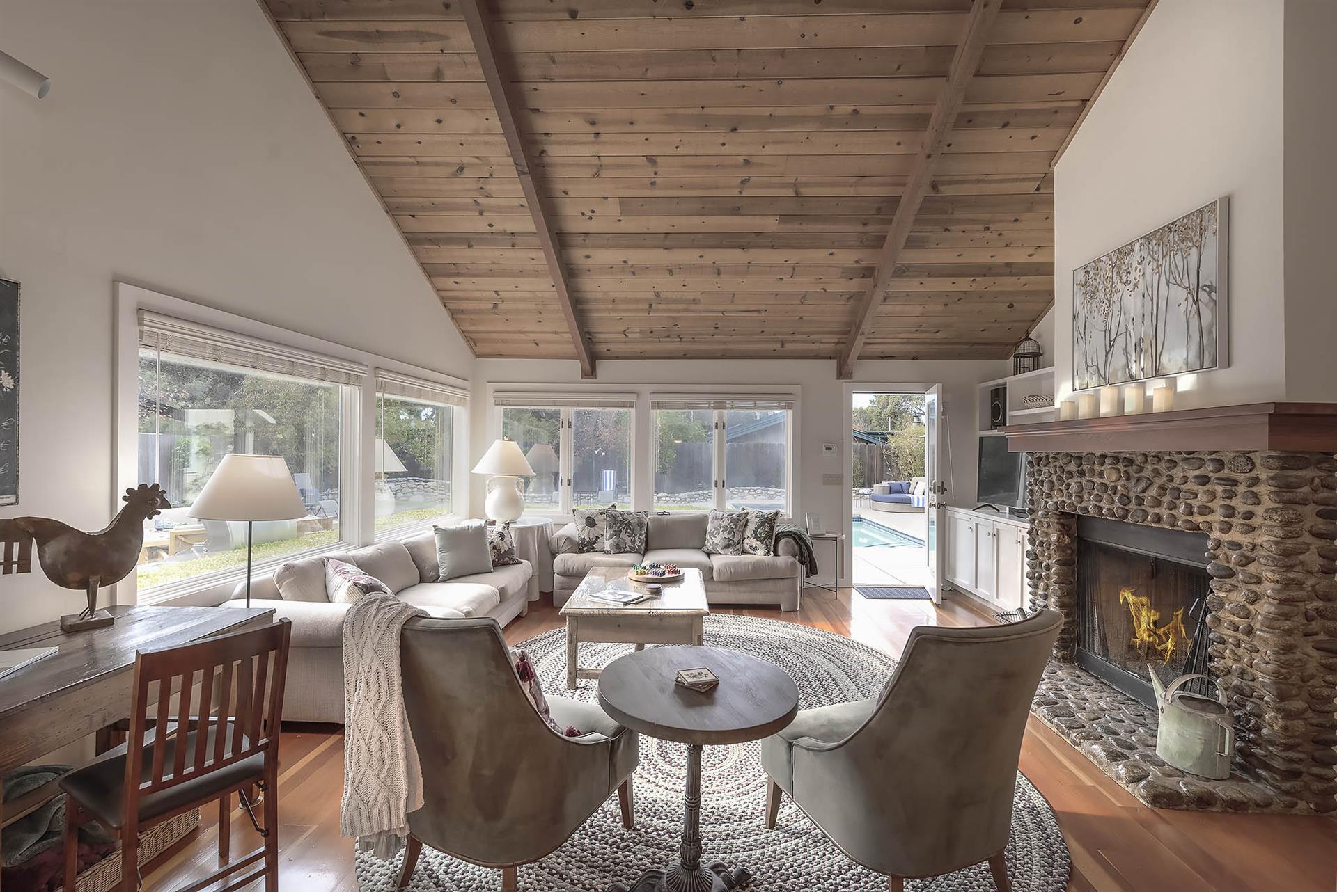 Great Room with Vaulted Ceilings
