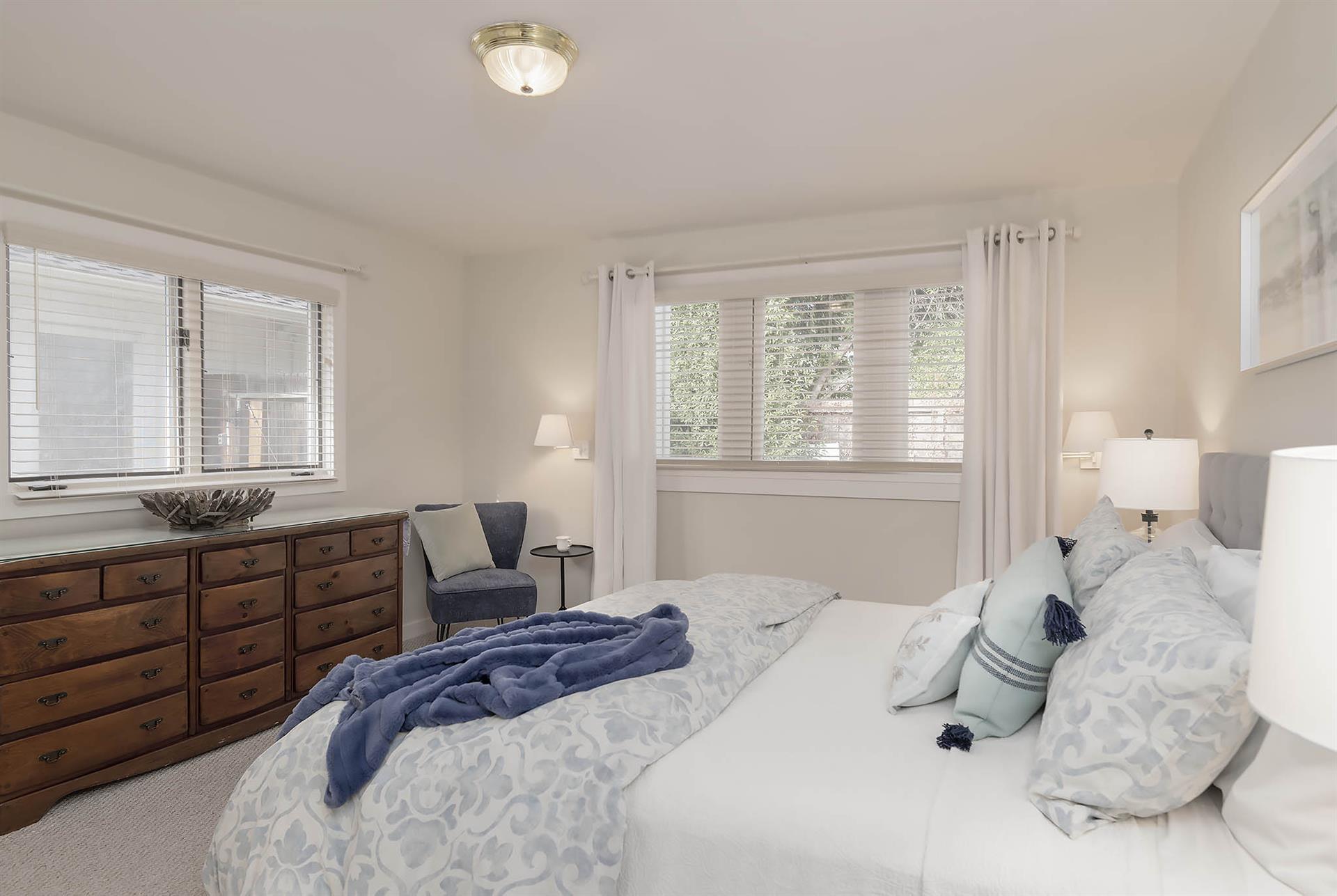 Bedroom 1, King Bed, En Suite with Shower