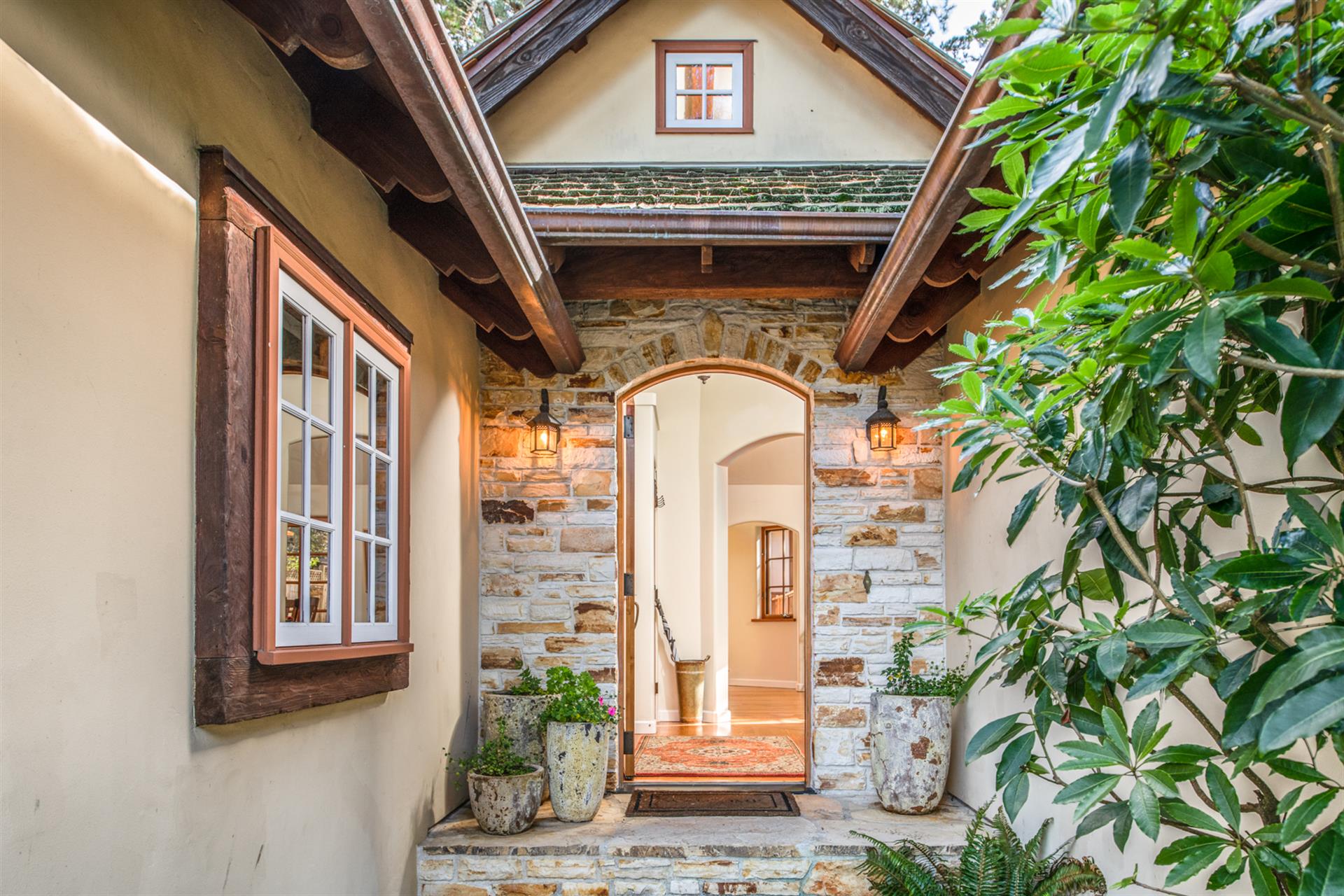 Lobos Cottage  3 Bedrooms  2 Baths.